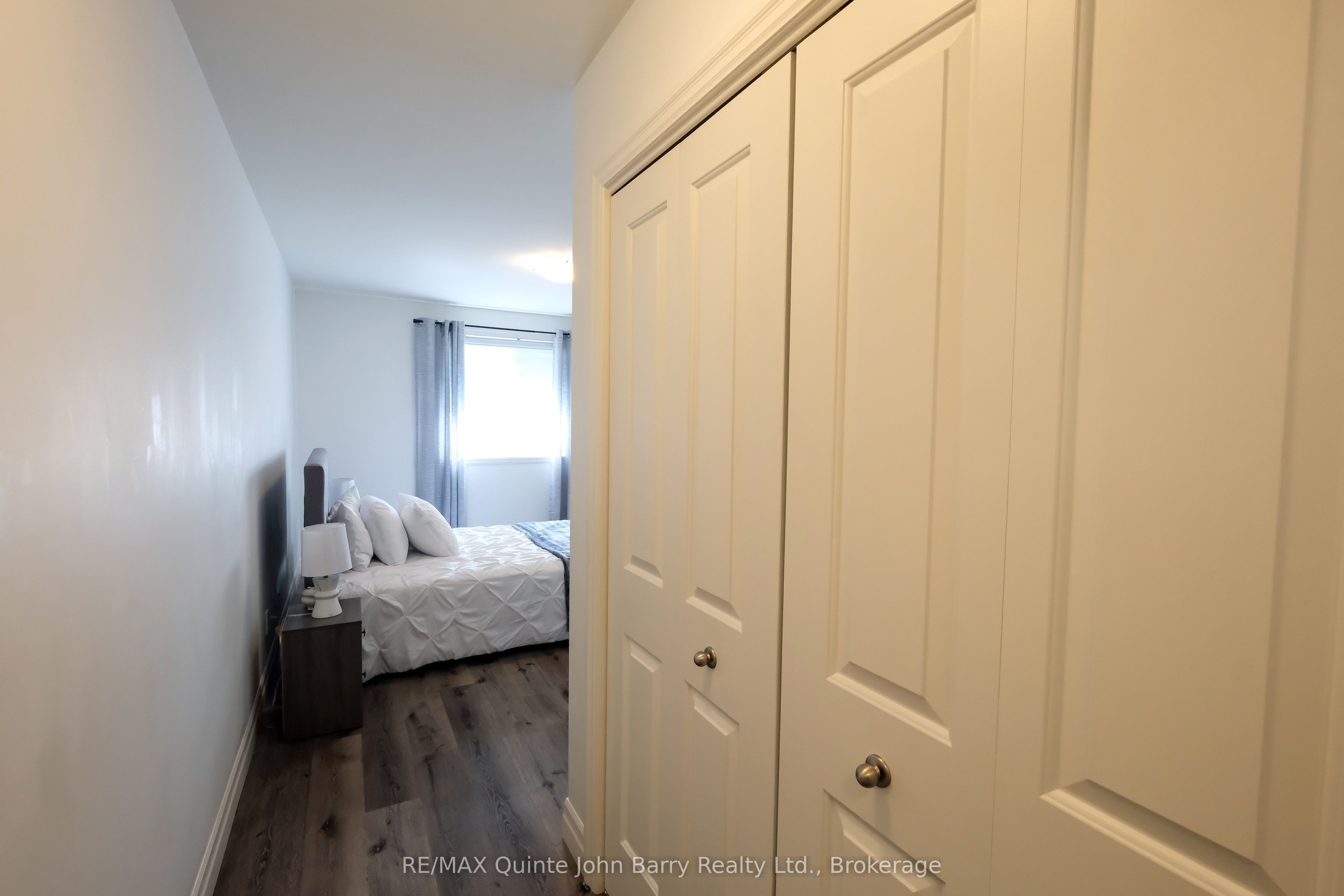 25 Hillside Meadow Drive Property Photo 13