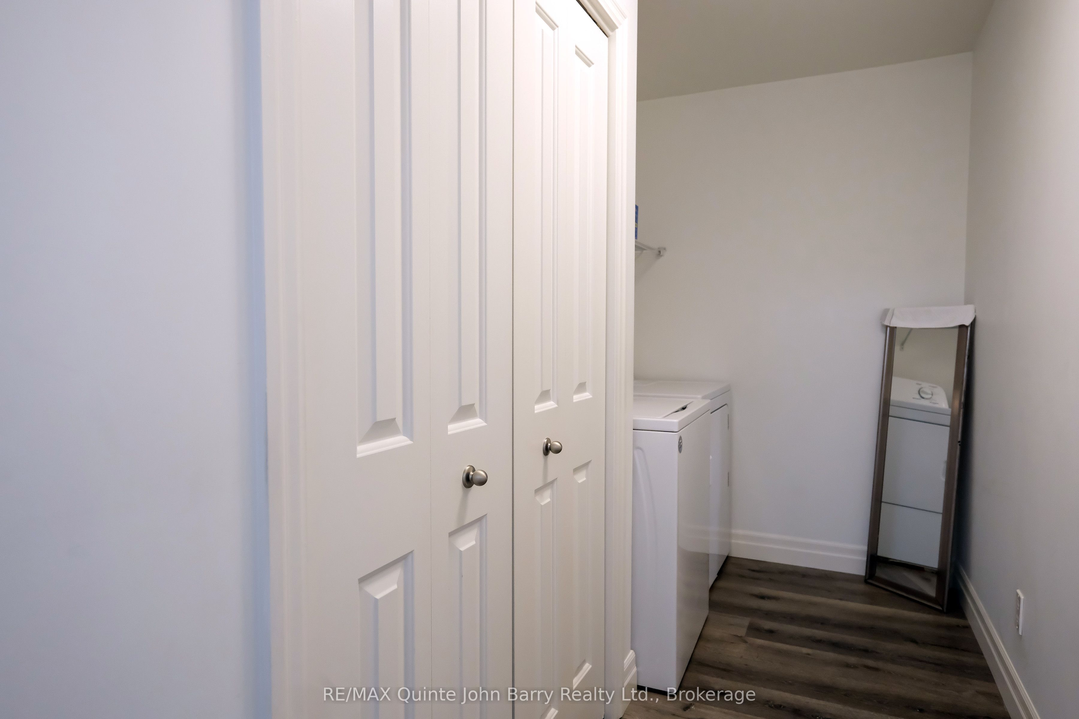 25 Hillside Meadow Drive Property Photo 16