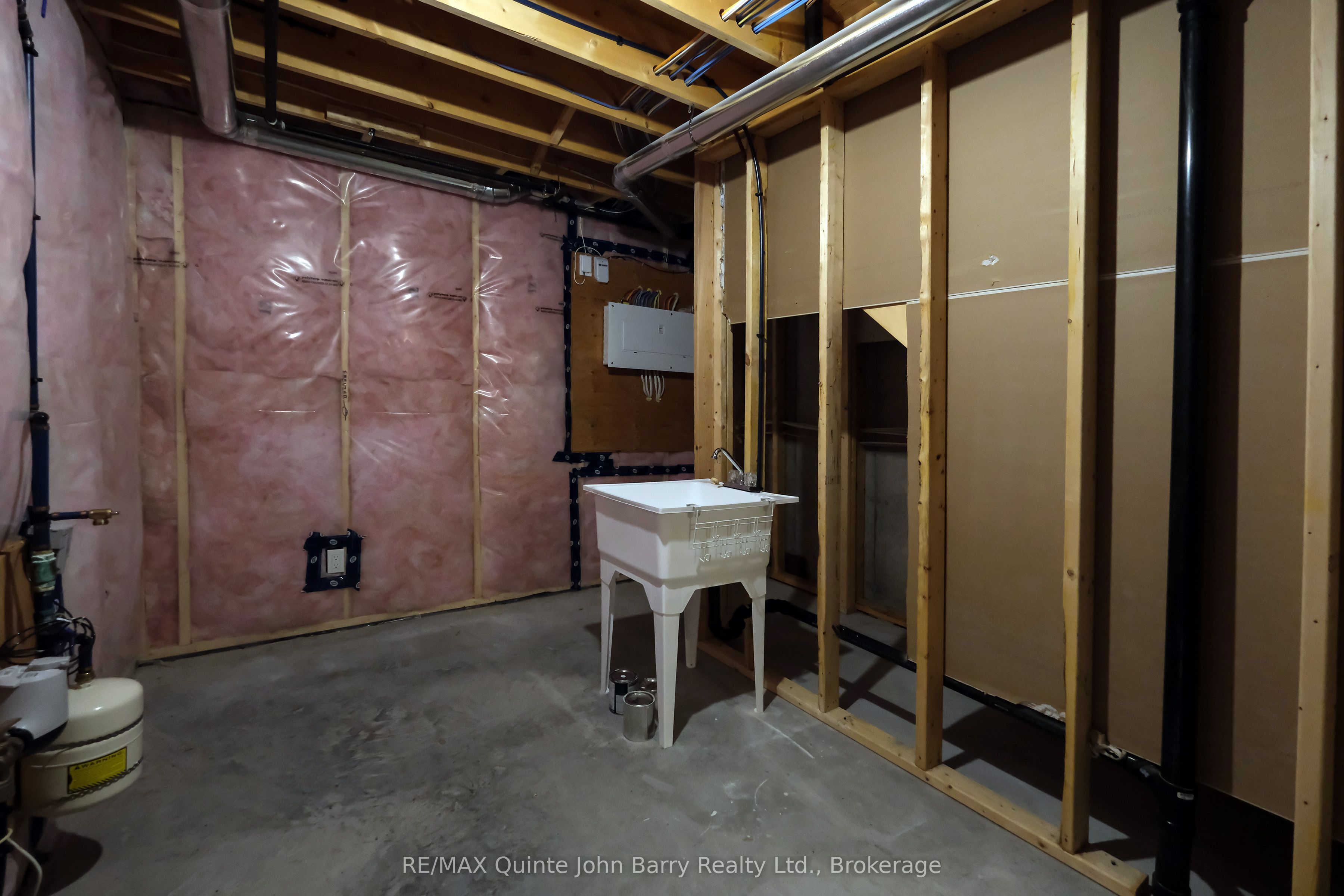 25 Hillside Meadow Drive Property Photo 21