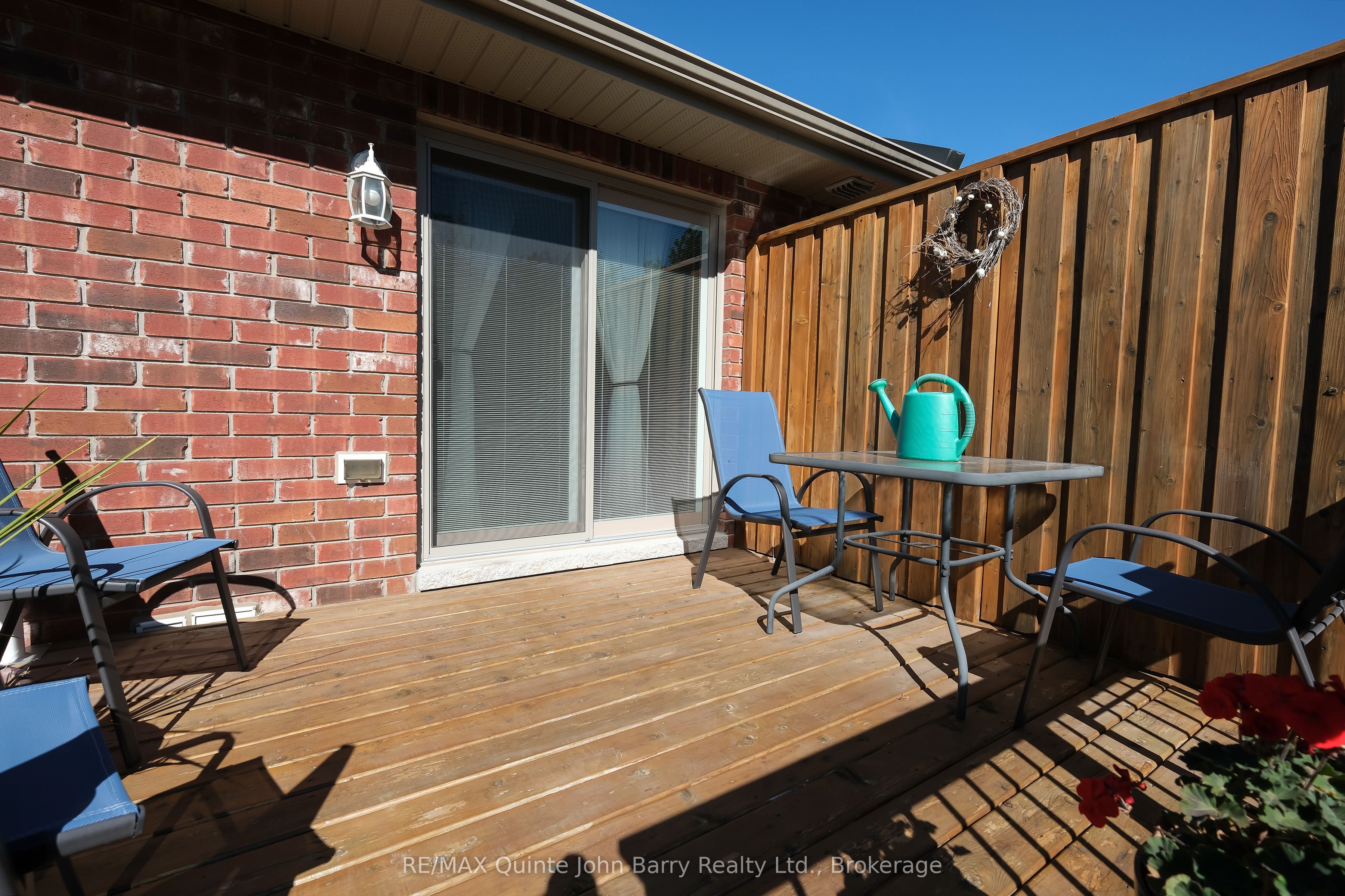 25 Hillside Meadow Drive Property Photo 23
