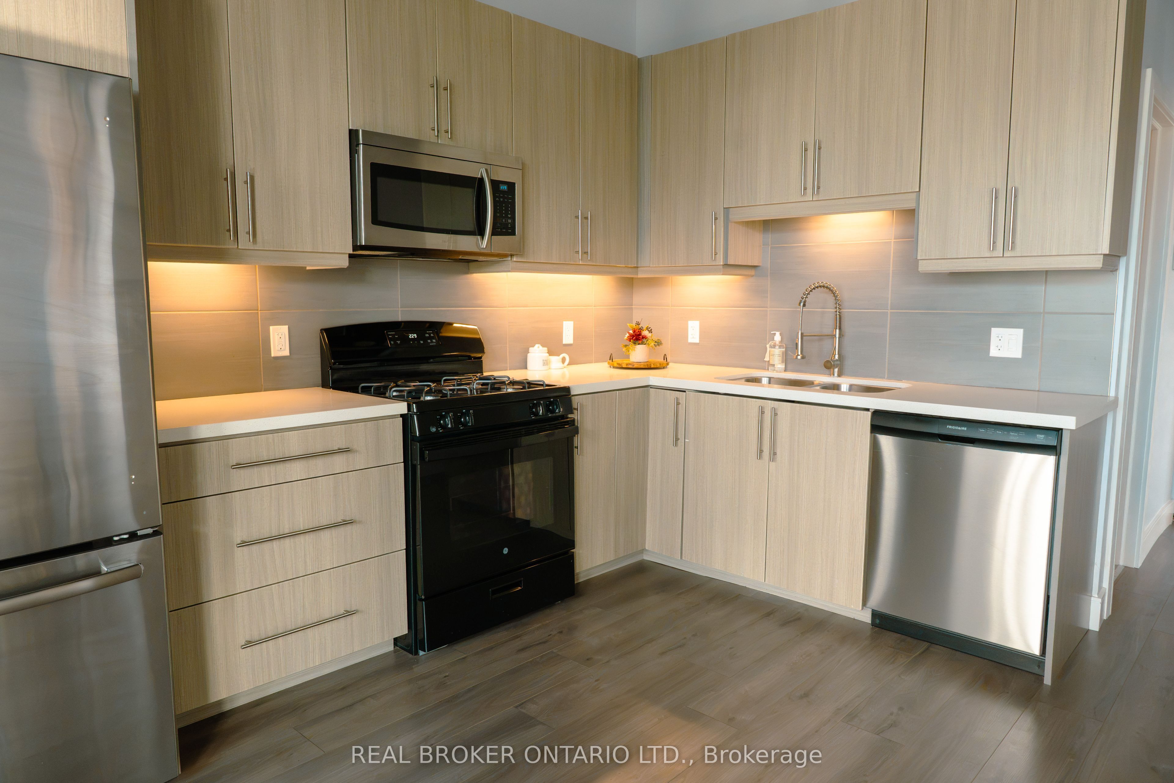 904 Paisley Road Unit 102 Property Photo 6