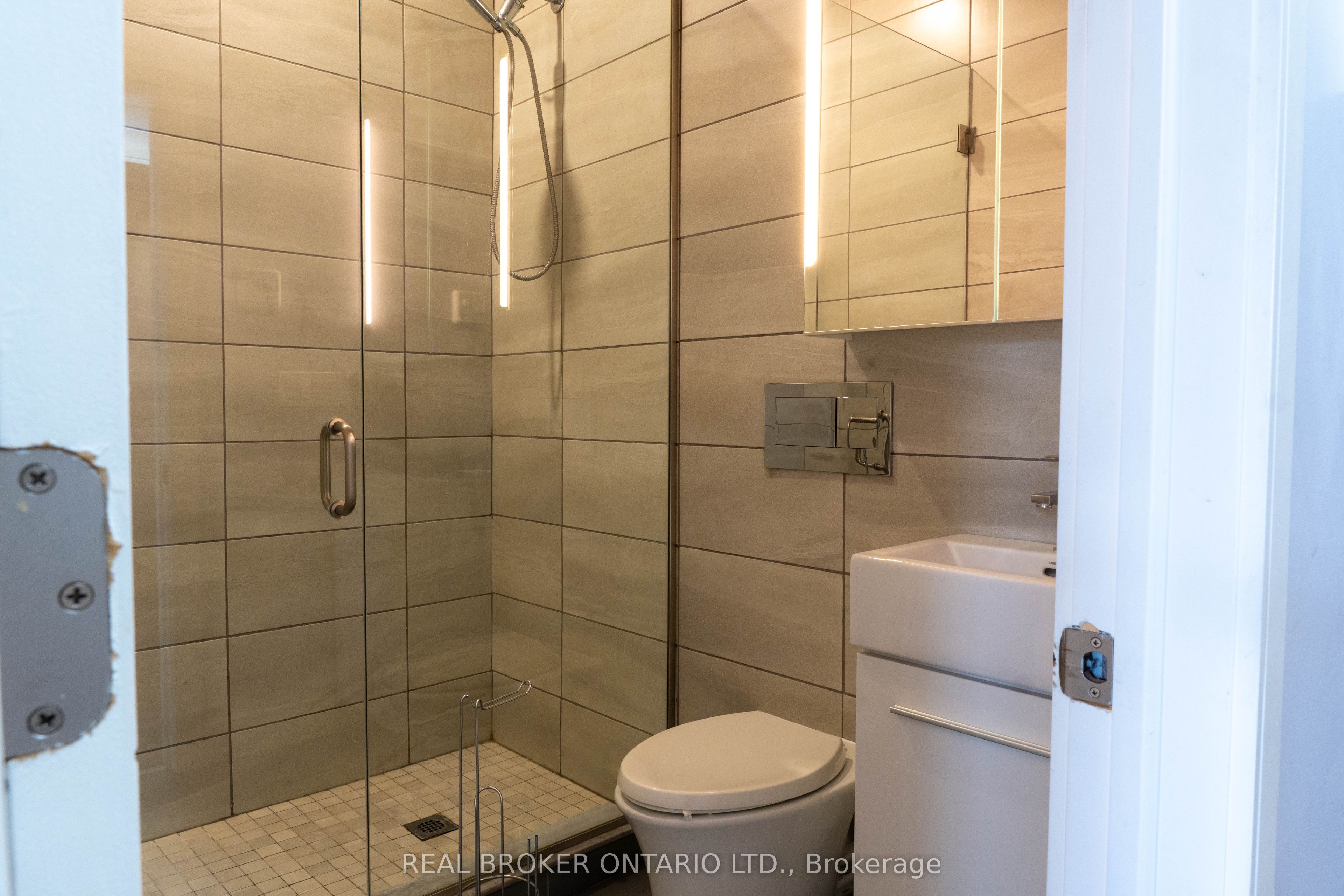 904 Paisley Road Unit 102 Property Photo 8
