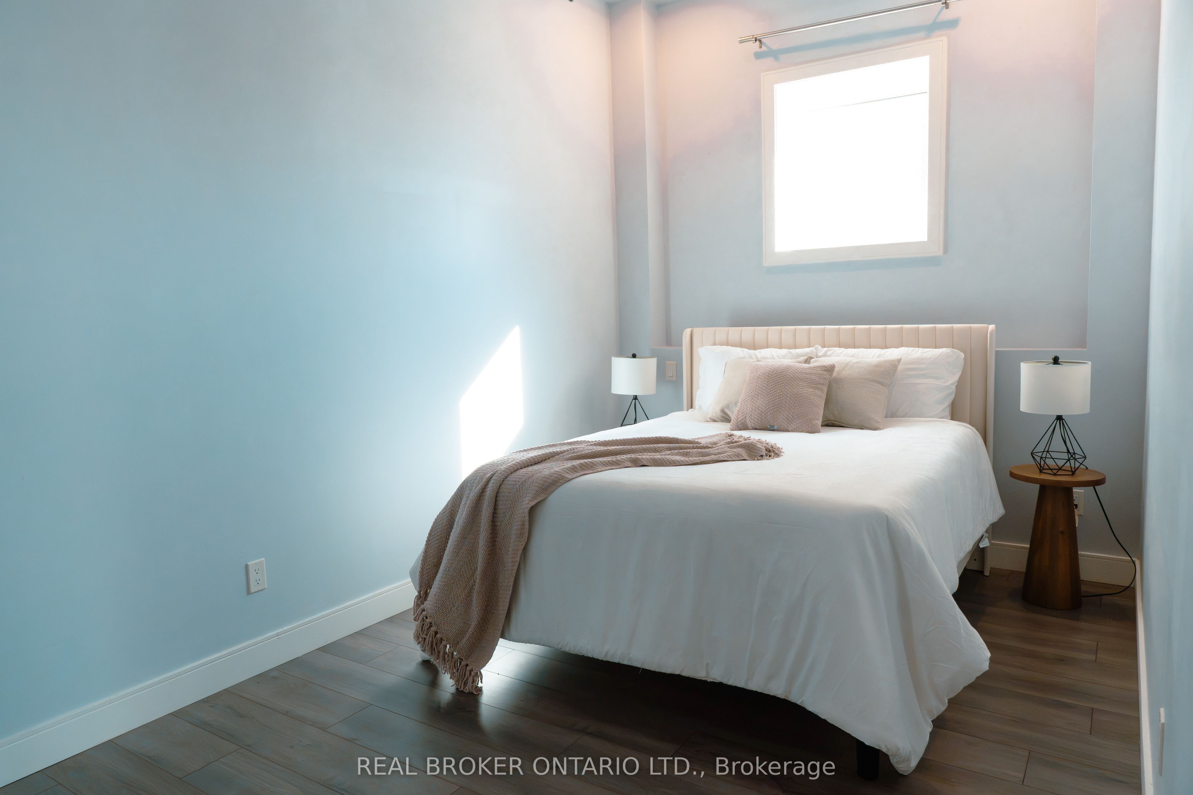 904 Paisley Road Unit 102 Property Photo 11