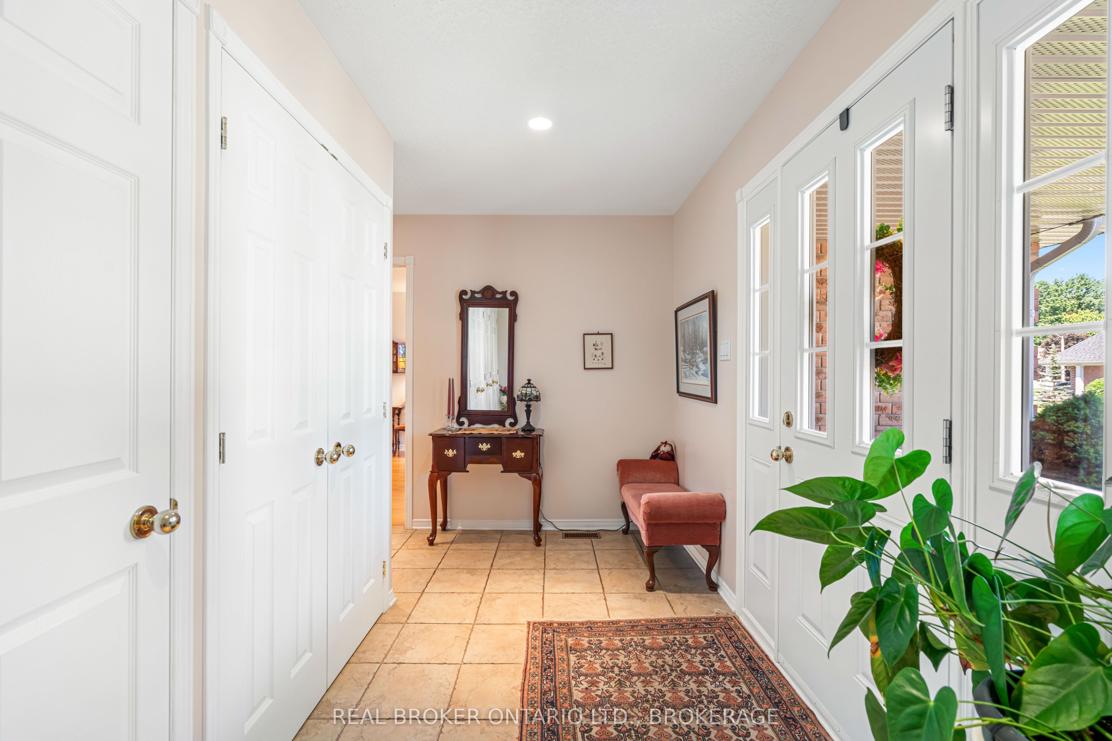 508 Jo Anne Crescent Property Photo 5
