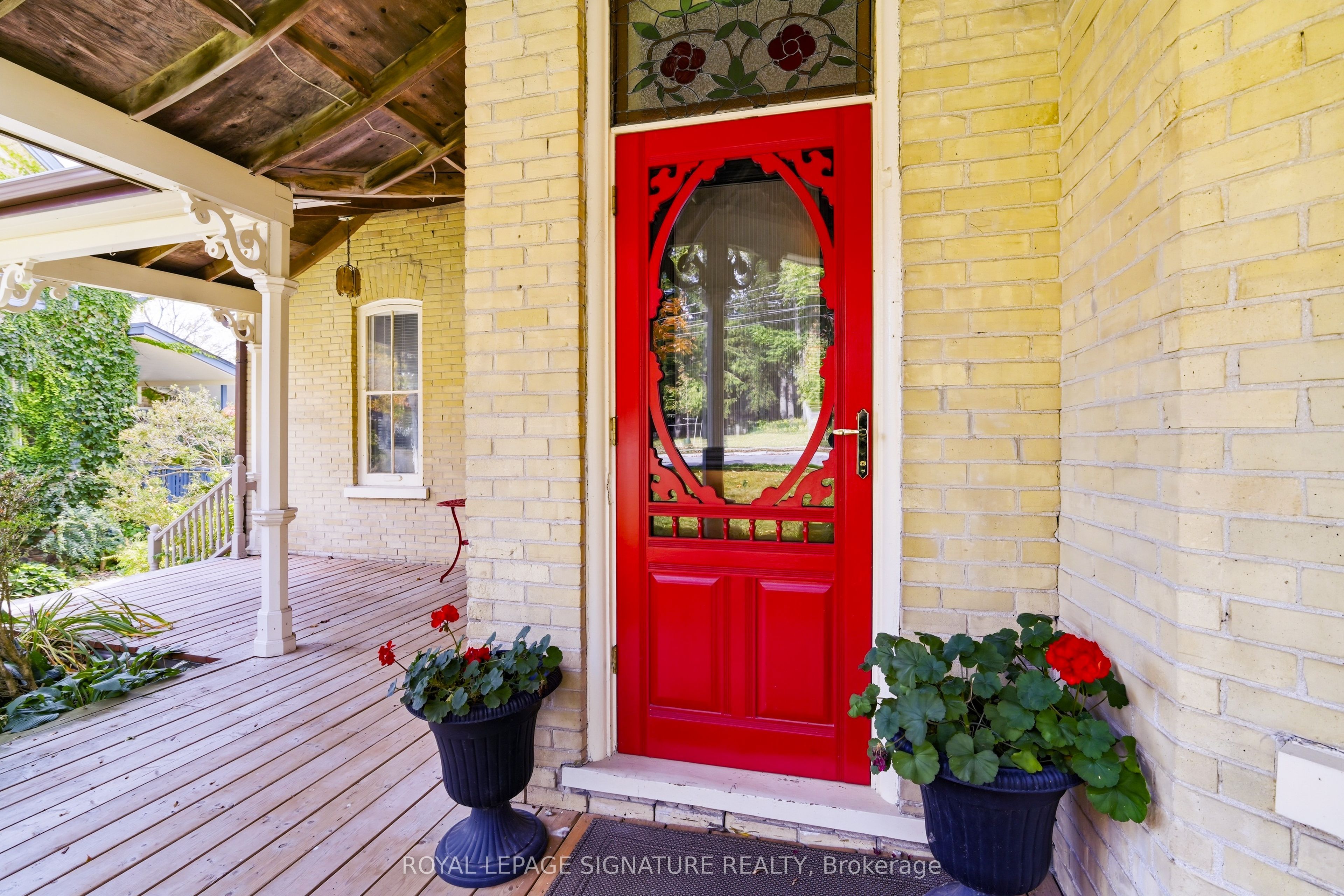 65 Bond Street W Property Photo 3