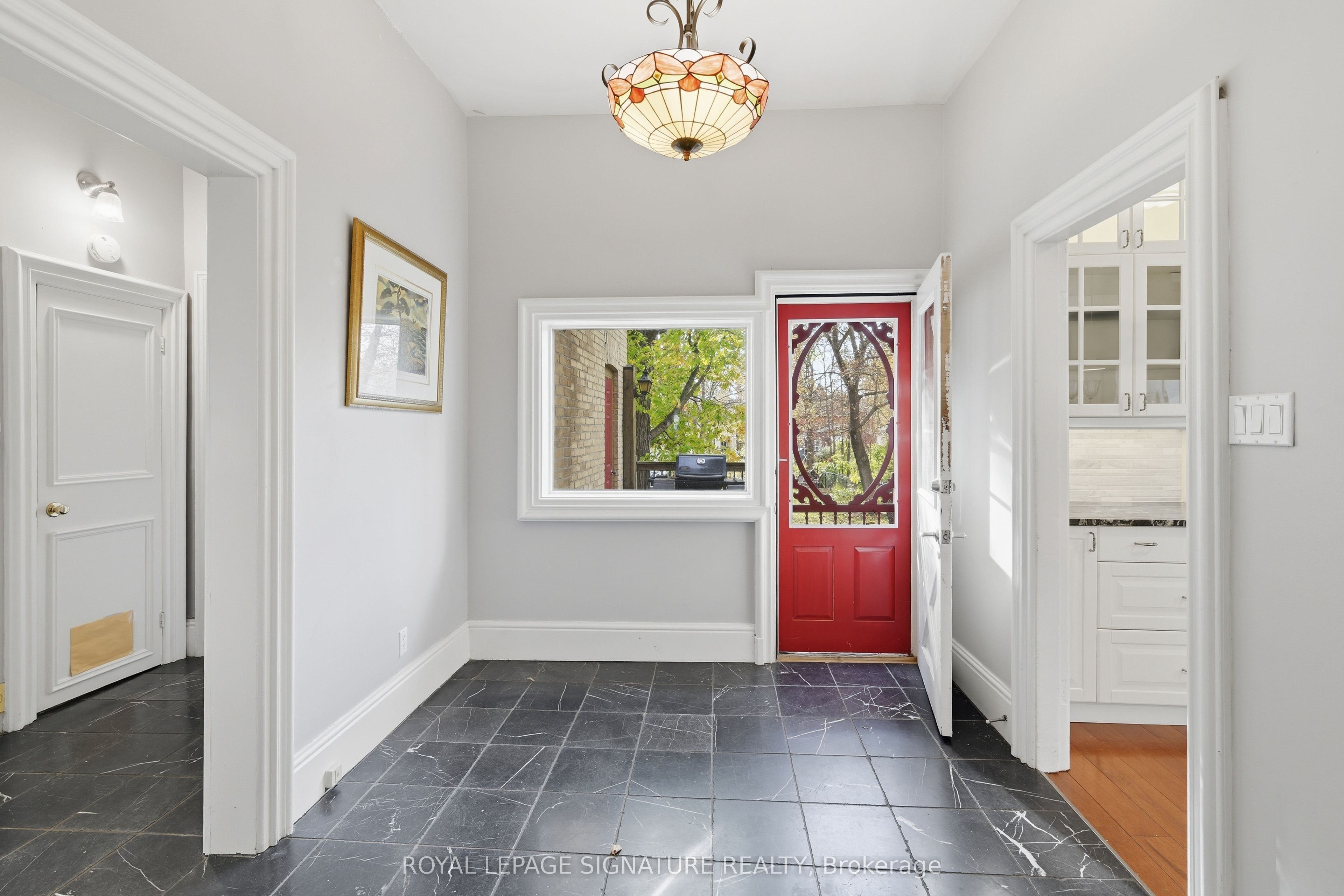 65 Bond Street W Property Photo 12