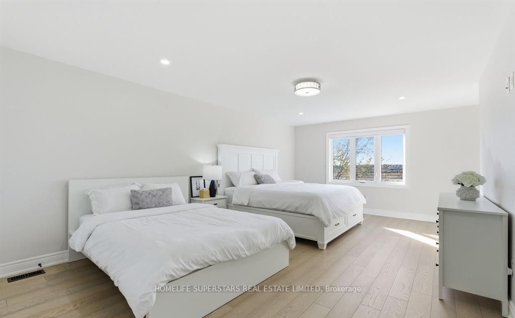 7403 Sherrilee Crescent Property Photo 10
