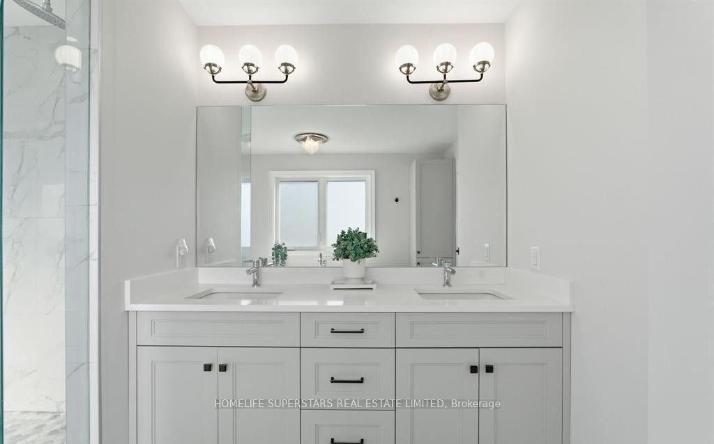 7403 Sherrilee Crescent Property Photo 12