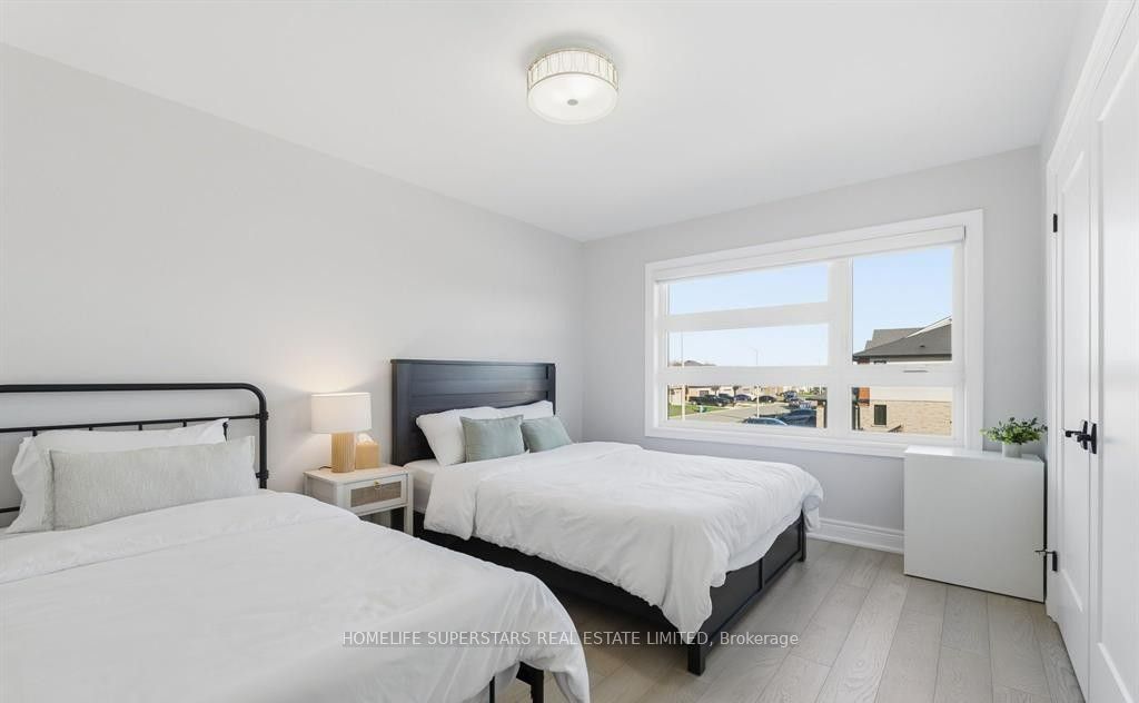 7403 Sherrilee Crescent Property Photo 15