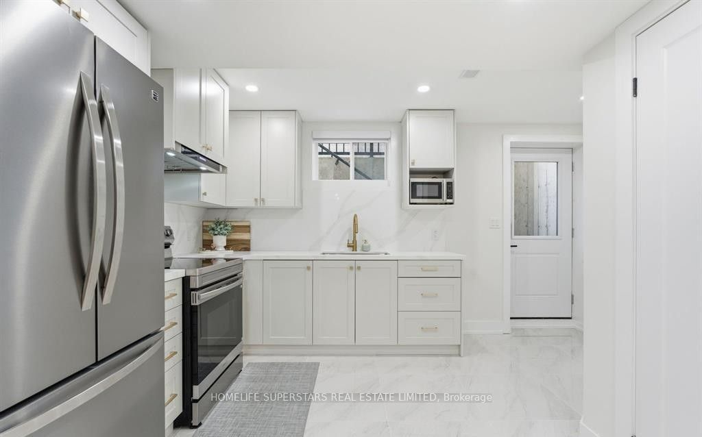 7403 Sherrilee Crescent Property Photo 18