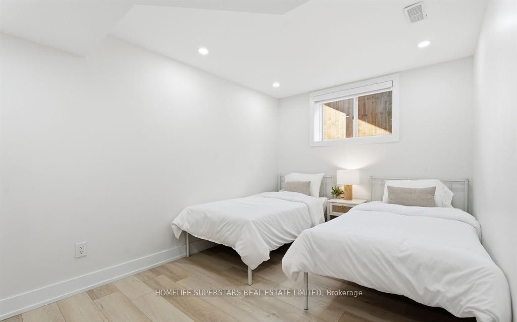 7403 Sherrilee Crescent Property Photo 21