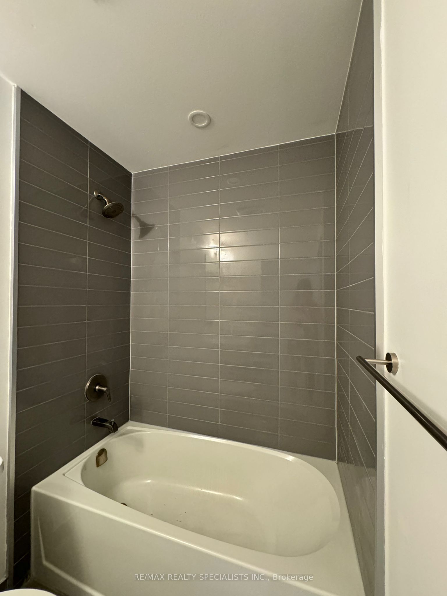 15 Wellington Street 405 Property Photo 11