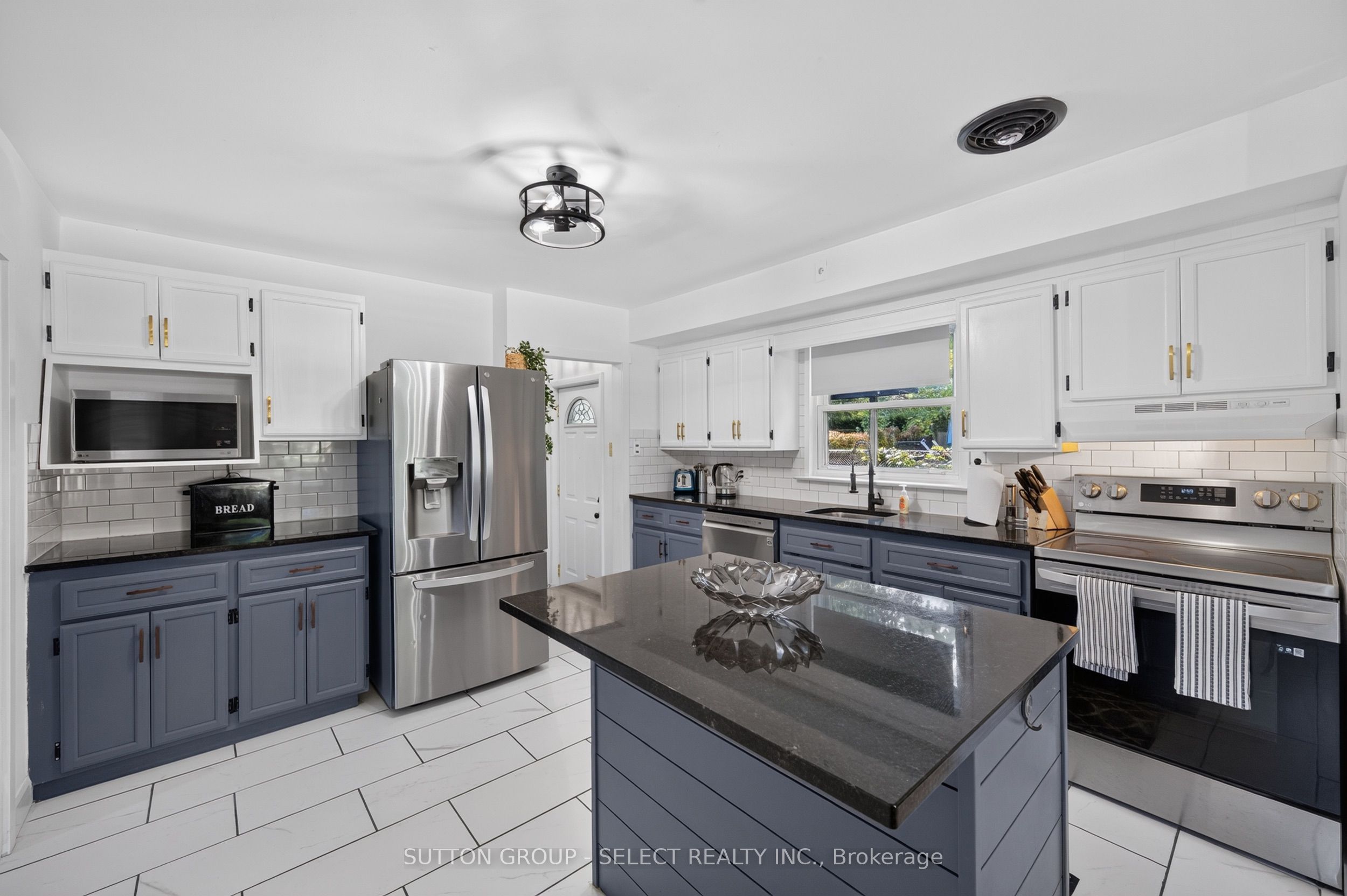 305 Stephen Street Property Photo 11