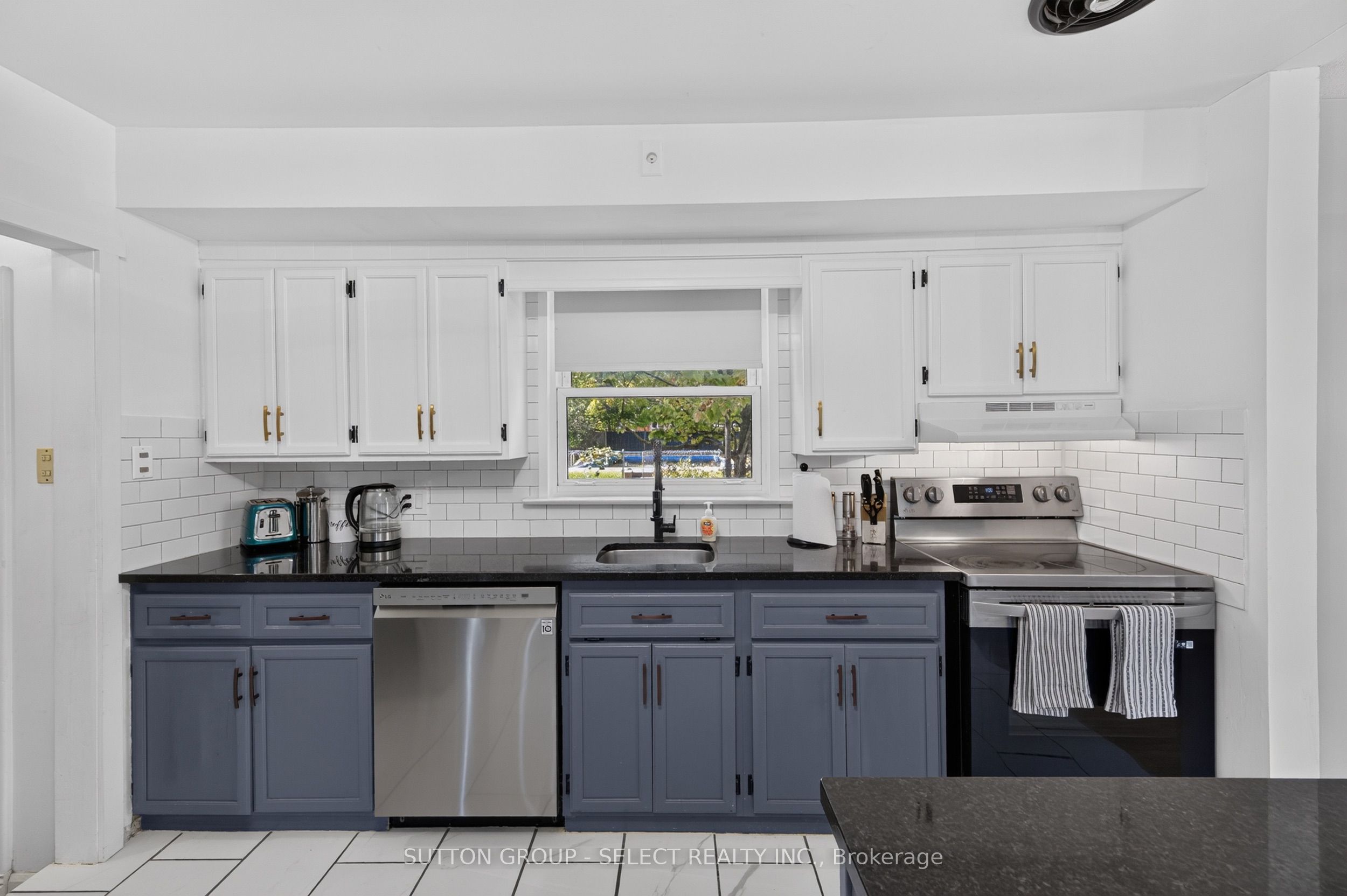 305 Stephen Street Property Photo 13