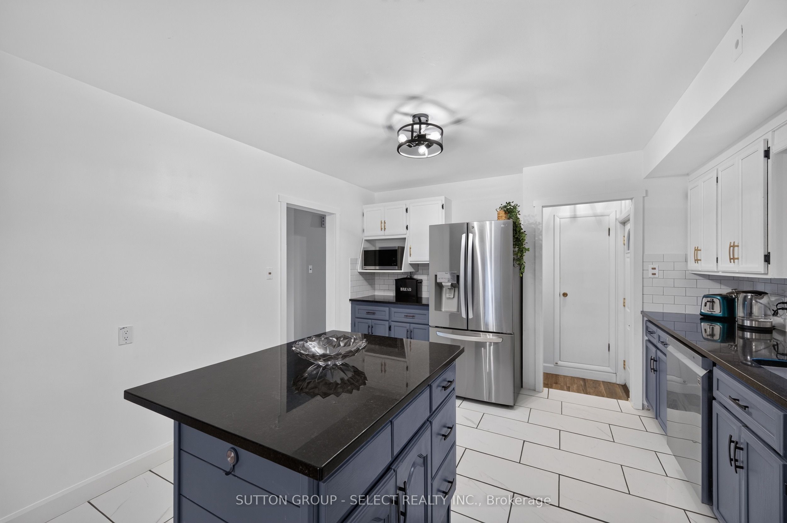 305 Stephen Street Property Photo 15