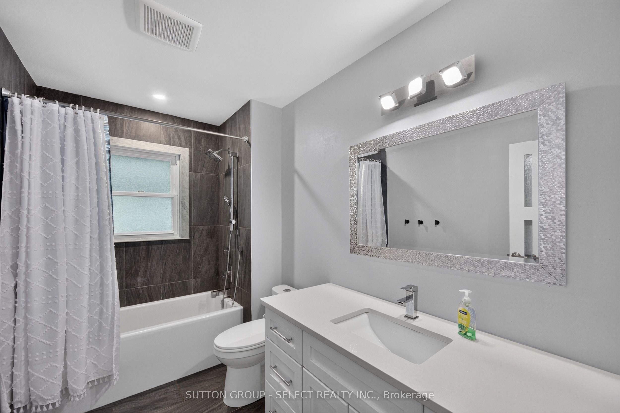 305 Stephen Street Property Photo 20