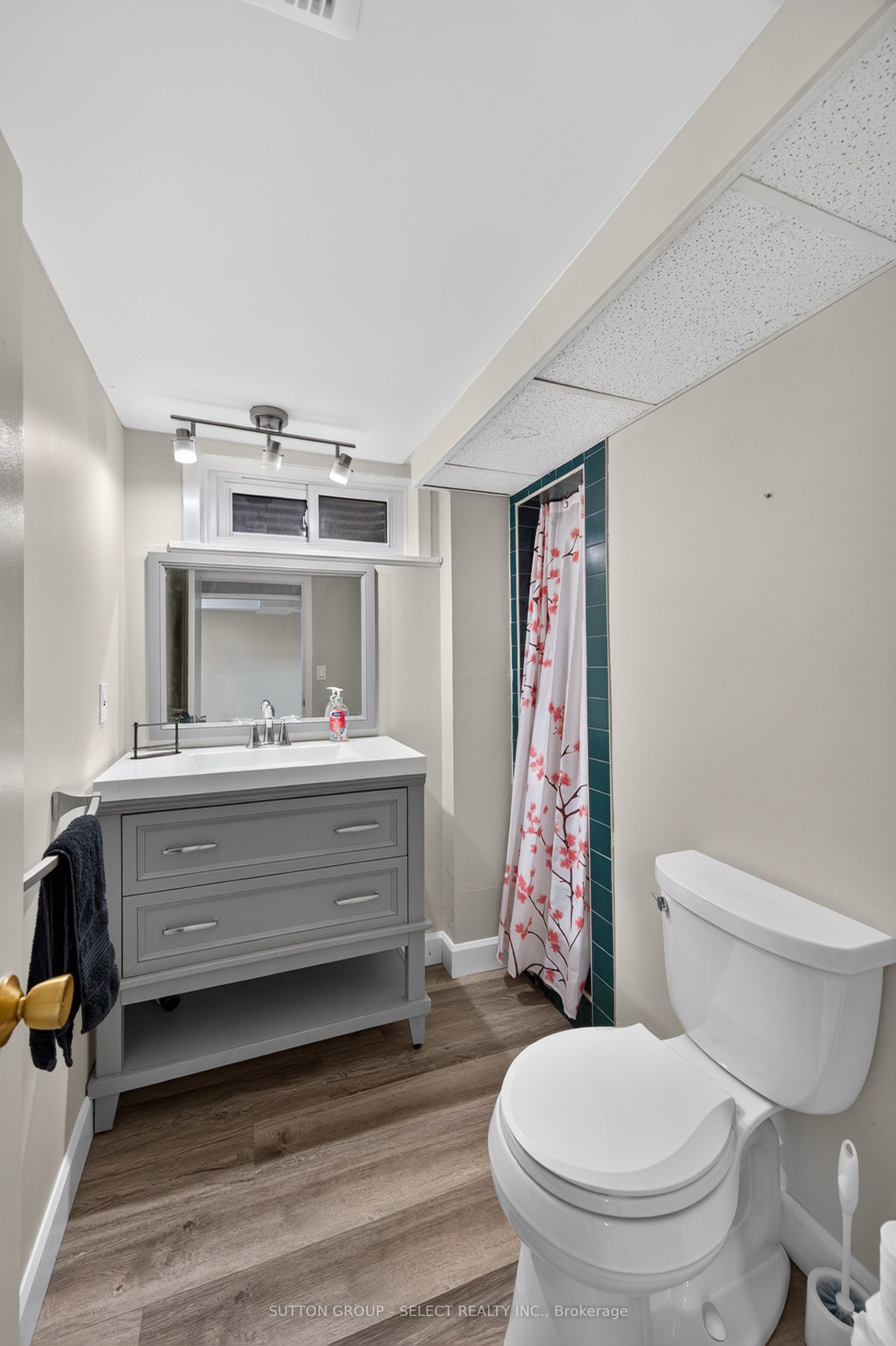 305 Stephen Street Property Photo 27
