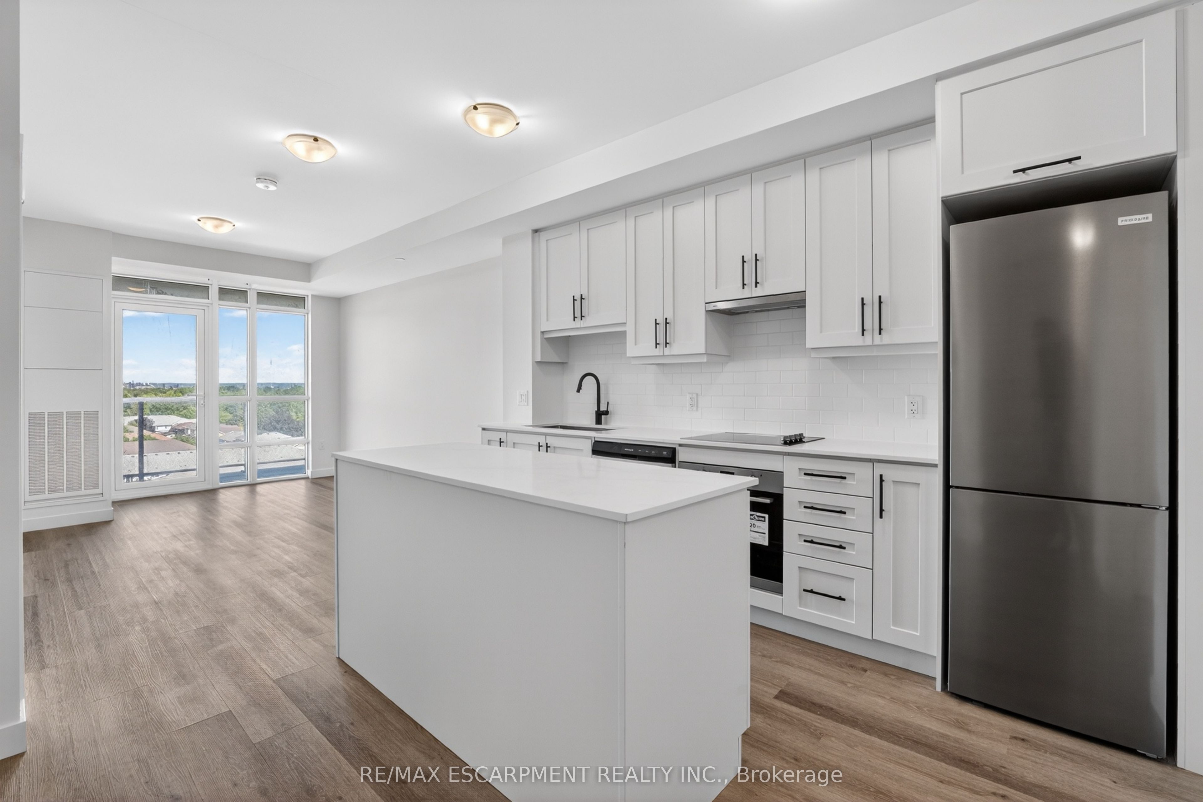 461 Green Road 703 Property Photo 1