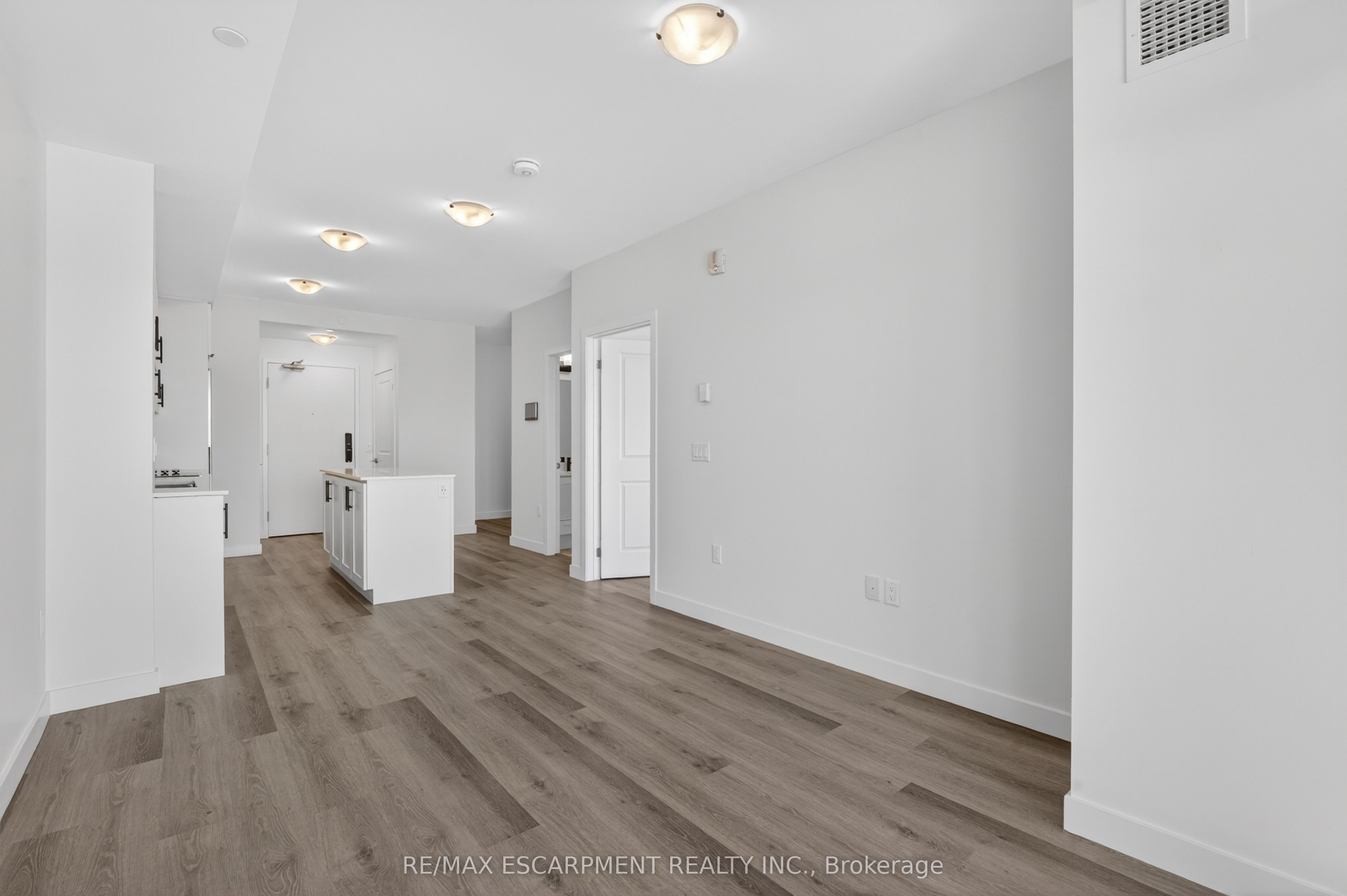 461 Green Road 703 Property Photo 14