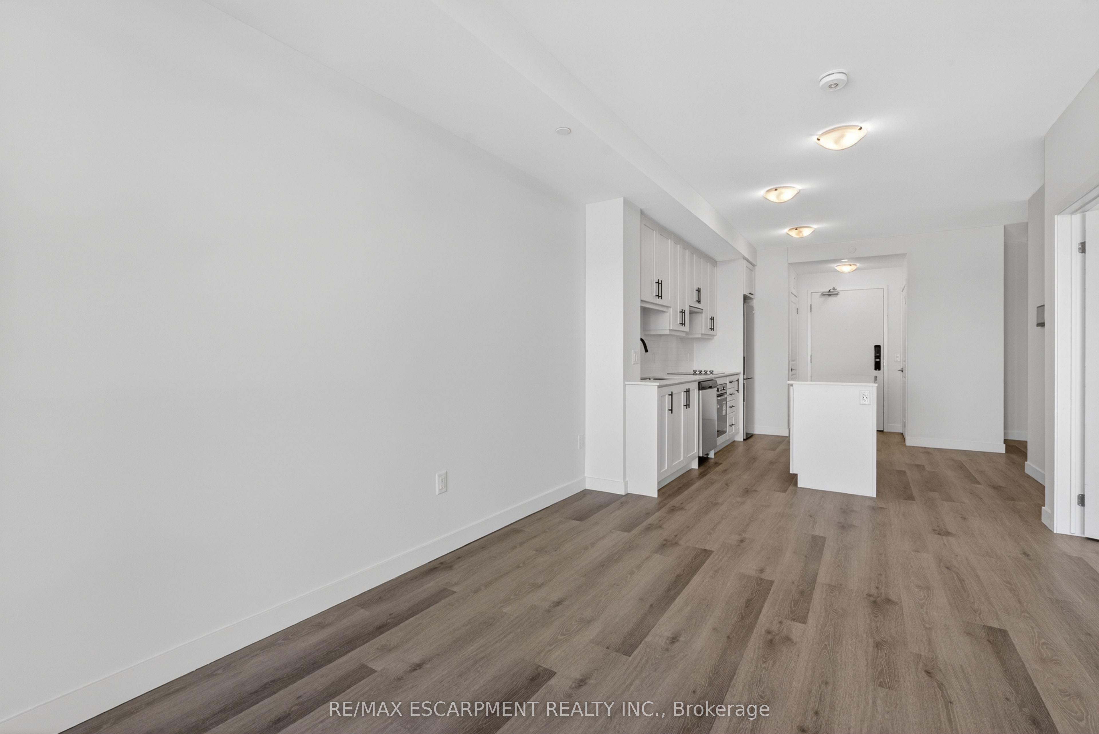 461 Green Road 703 Property Photo 16