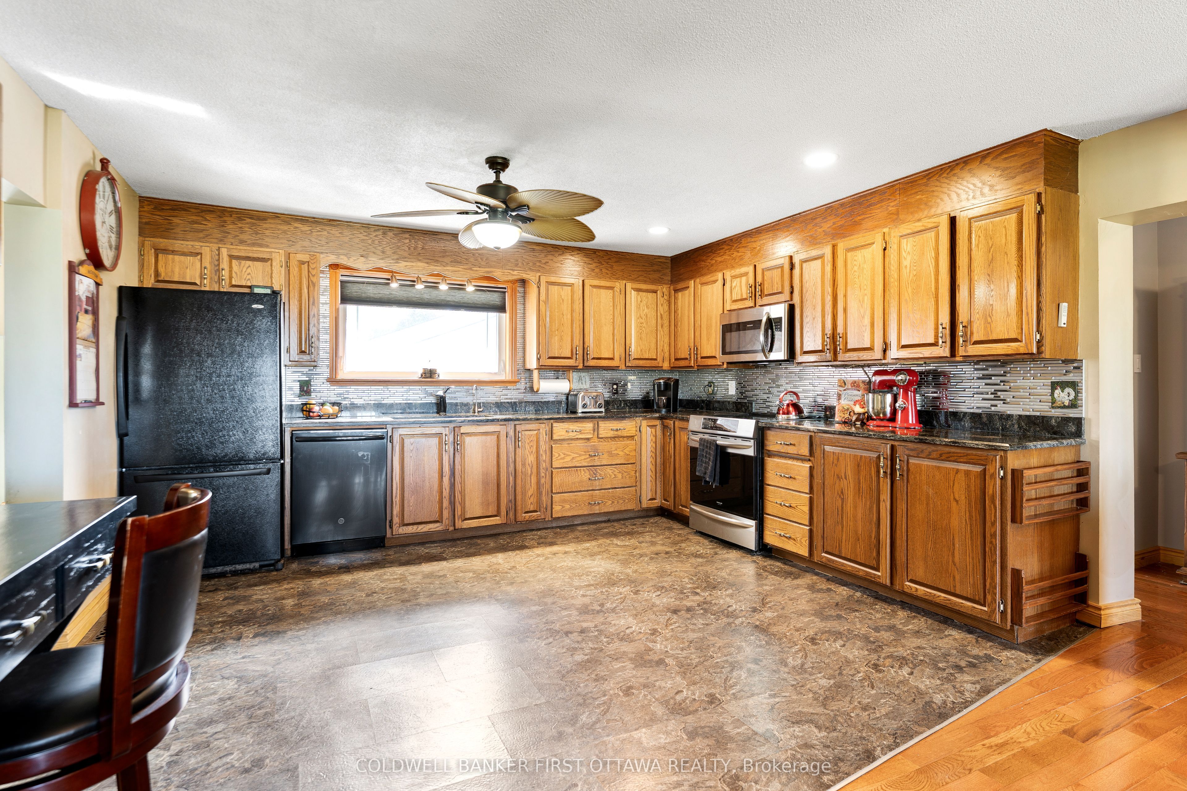 6739 43 Highway Property Photo 18