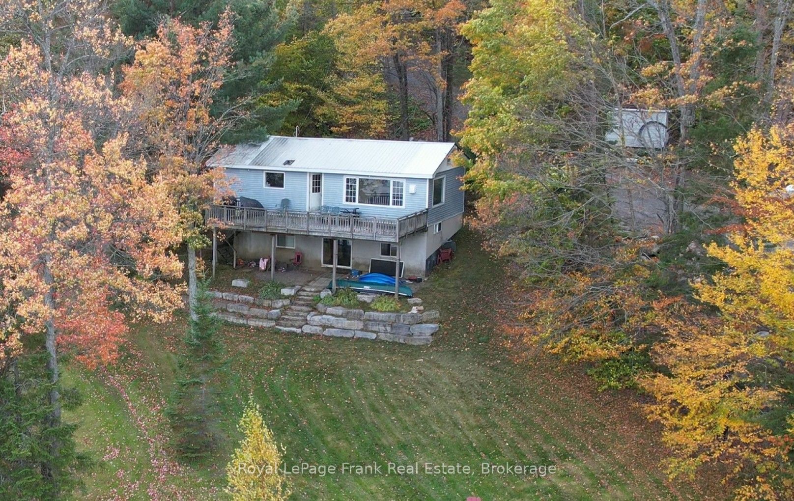 231 West Diamond Lake Road Property Photo 1