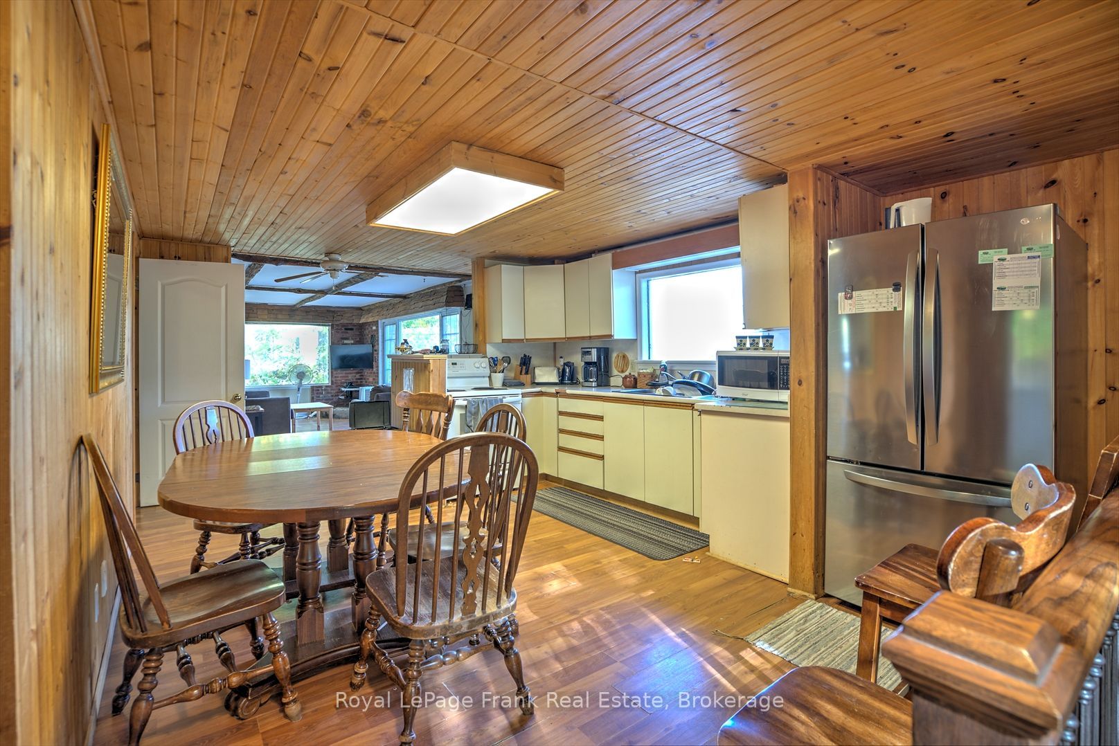 231 West Diamond Lake Road Property Photo 9