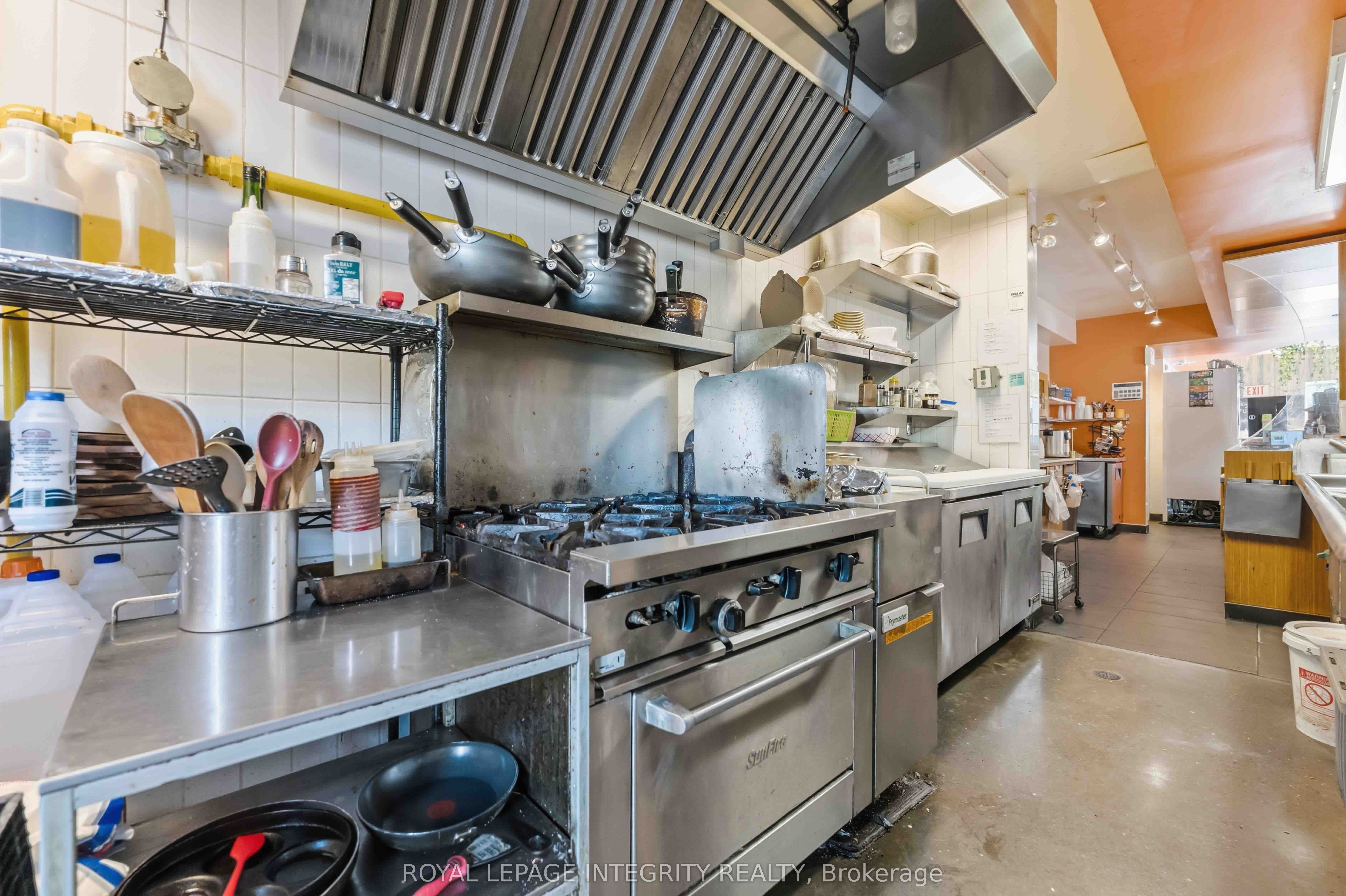 266 Preston Street N Property Photo 11