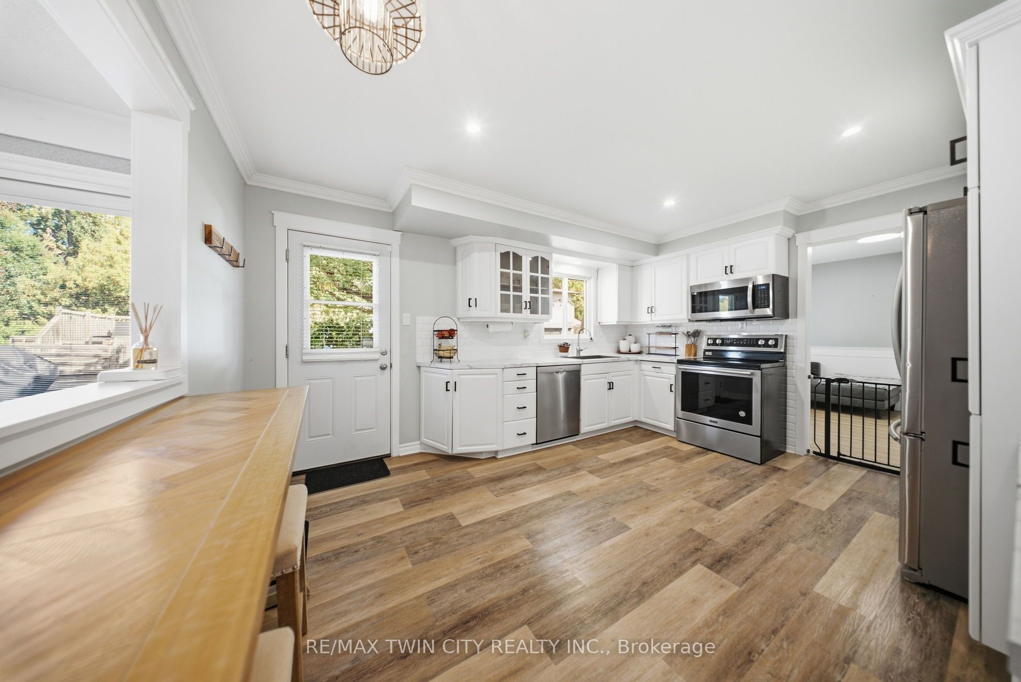 25 Cedarland Drive Property Photo 10