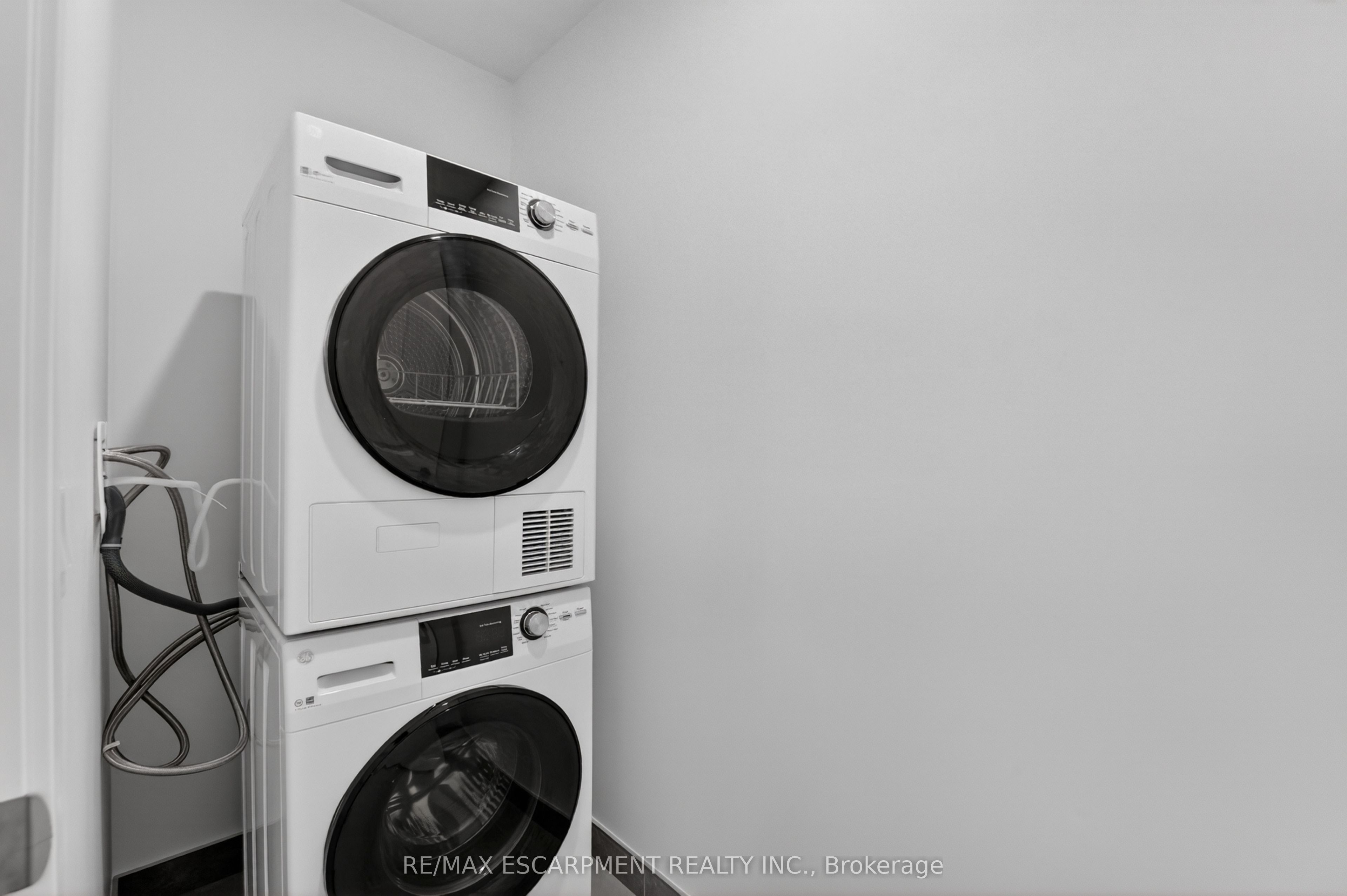 461 Green Road 822 Property Photo 5