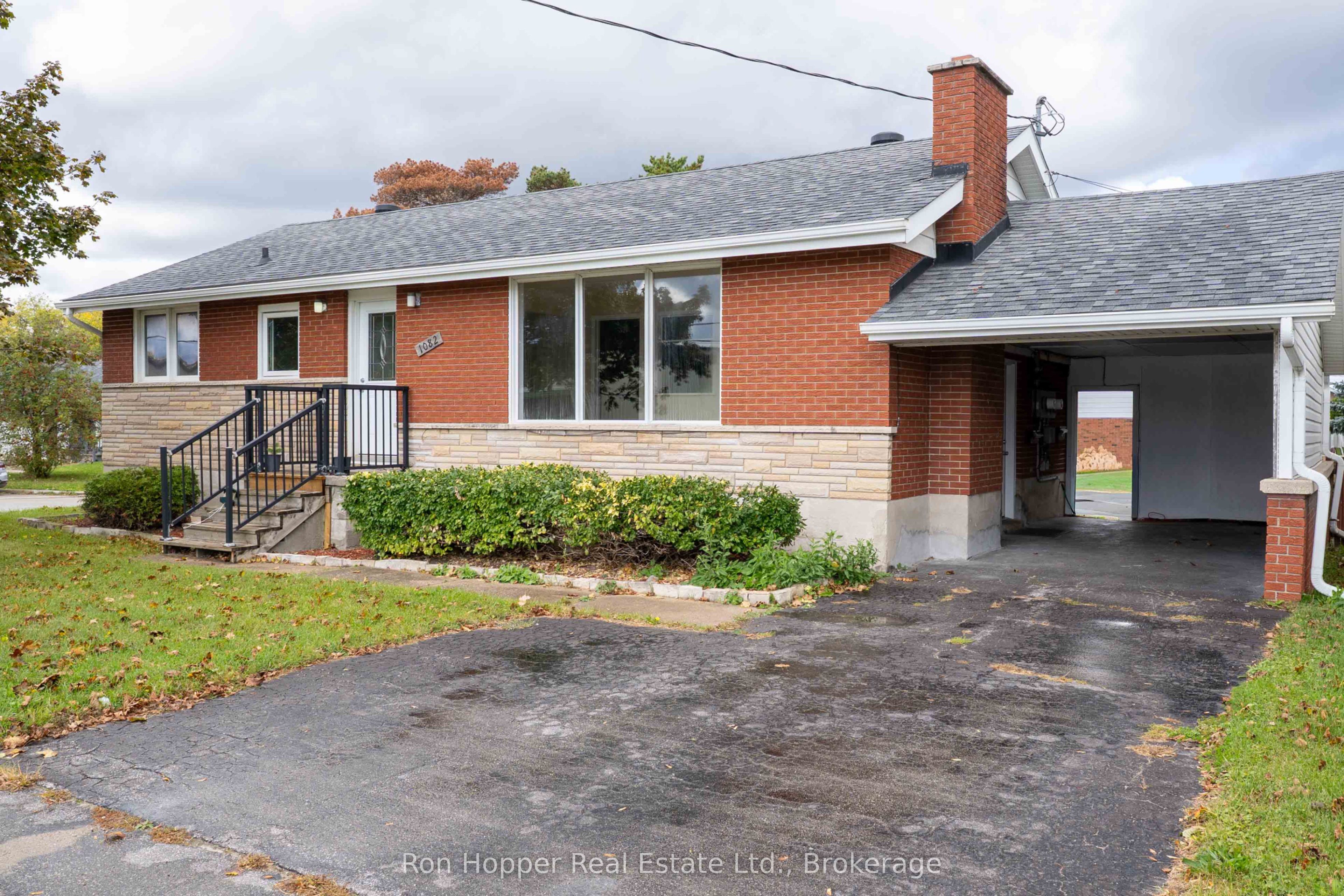 1082 8th Street E Property Photo 1