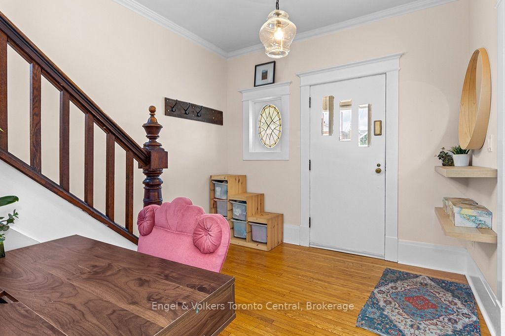 484 2nd Avenue E Property Photo 7
