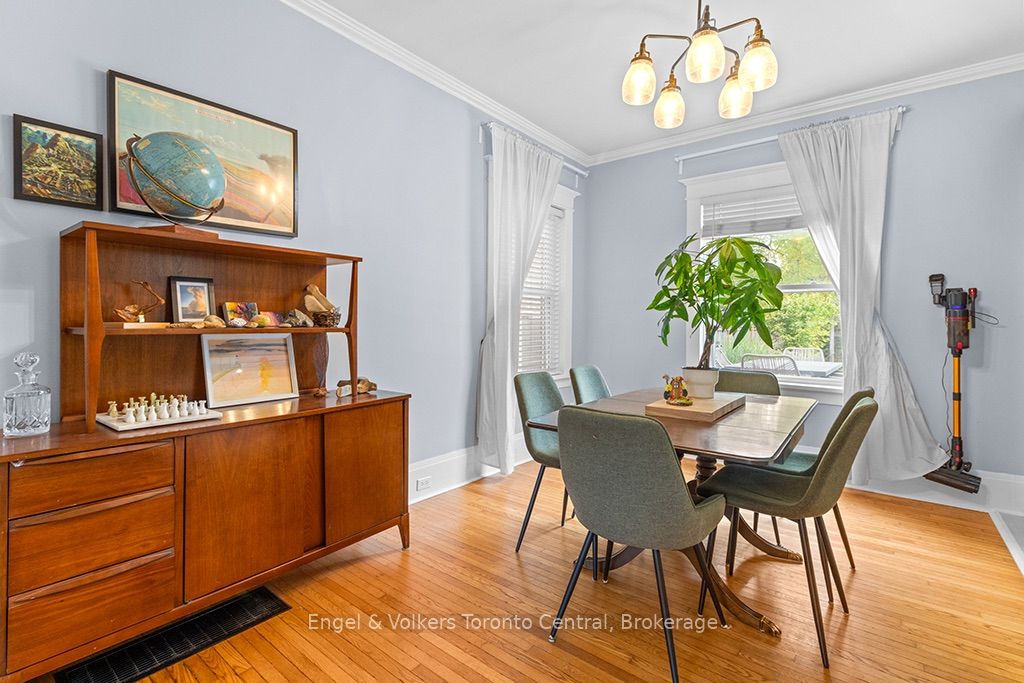 484 2nd Avenue E Property Photo 15