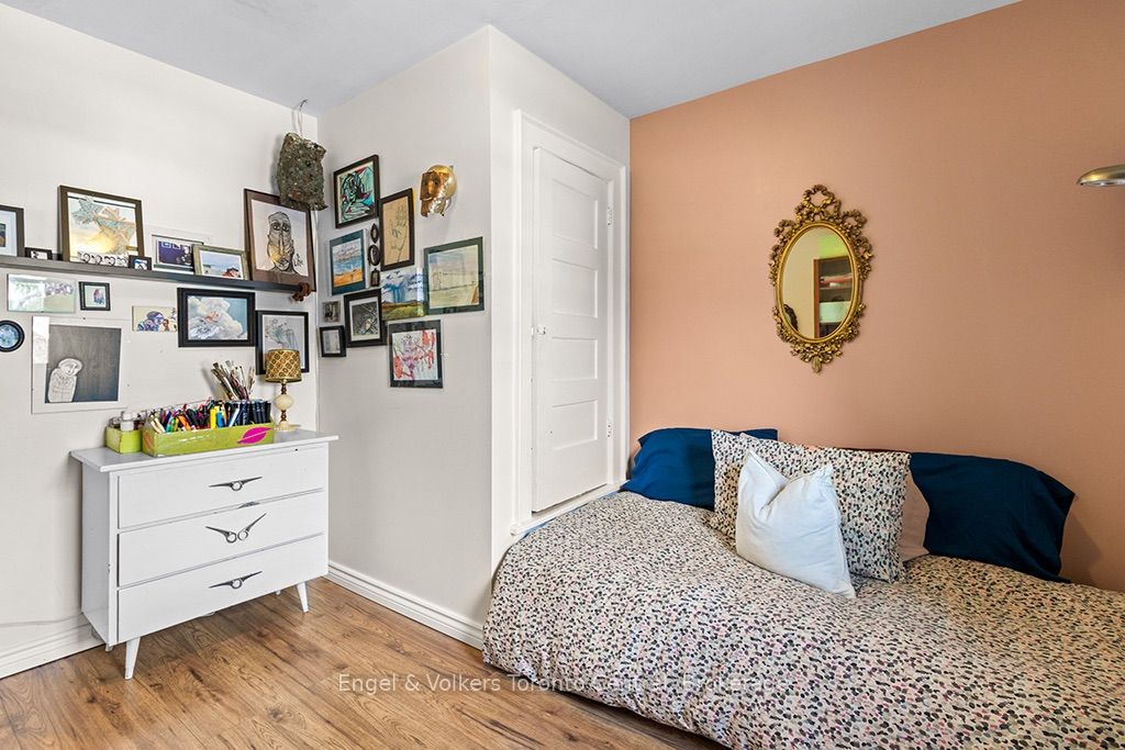 484 2nd Avenue E Property Photo 19