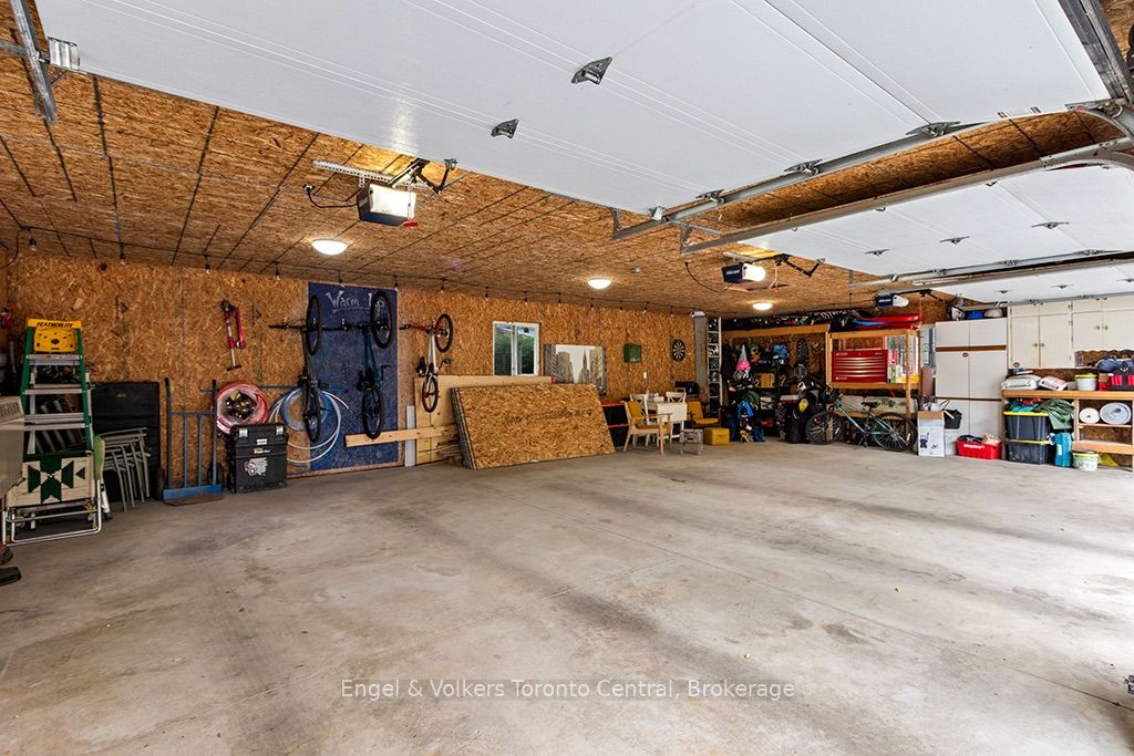 484 2nd Avenue E Property Photo 38