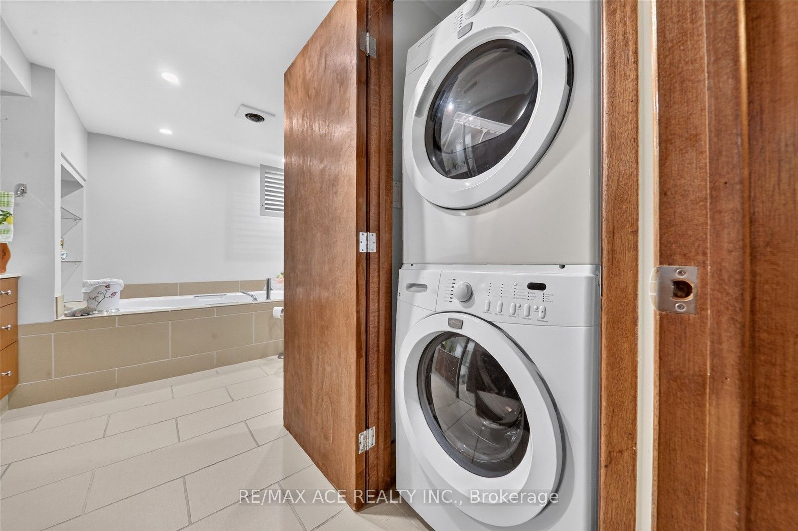 18 Heneage Street Property Photo 31