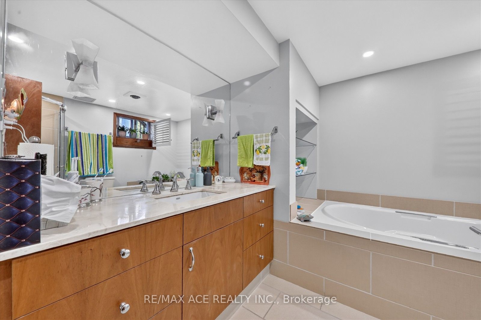 18 Heneage Street Property Photo 32