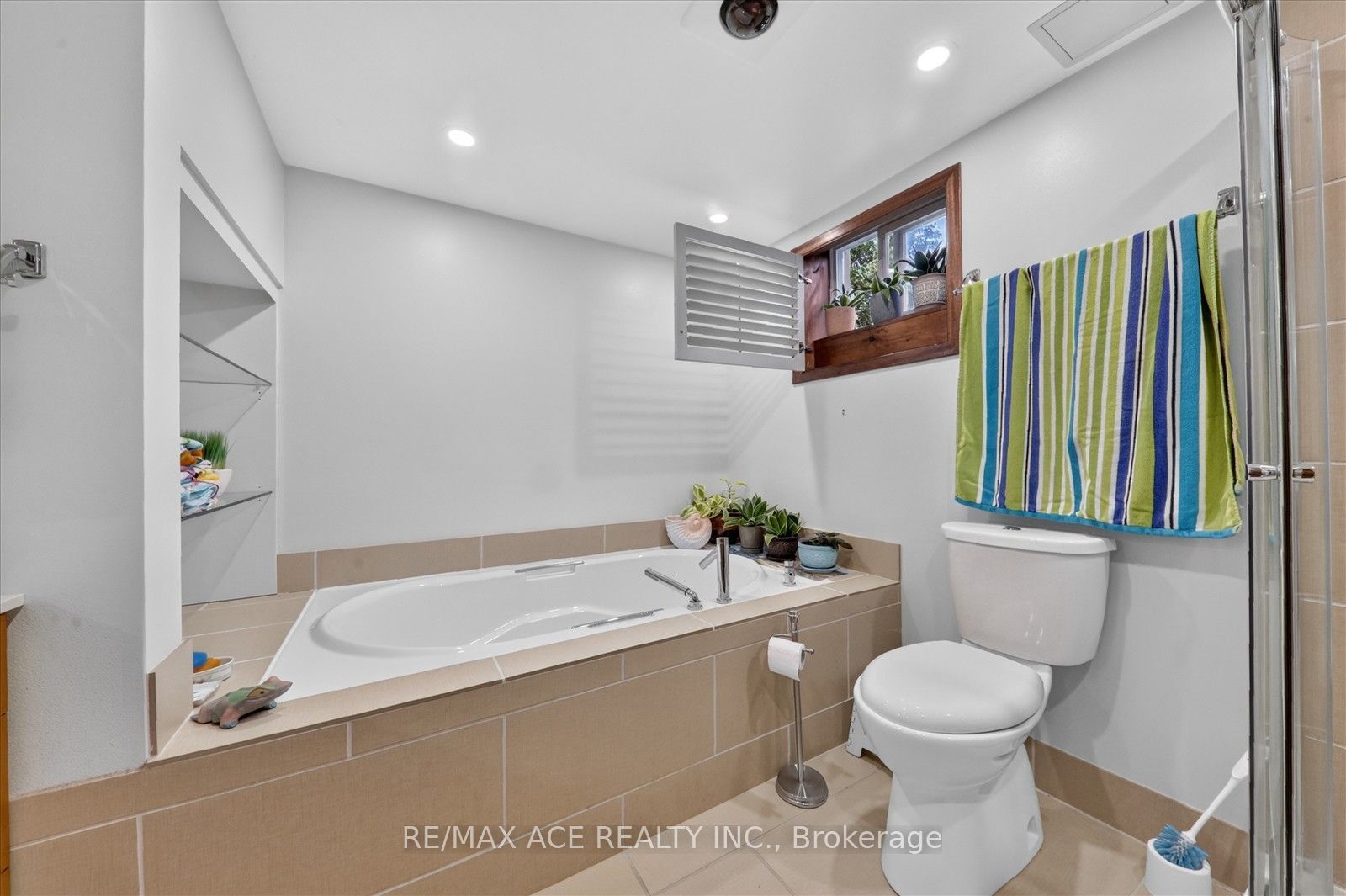 18 Heneage Street Property Photo 33