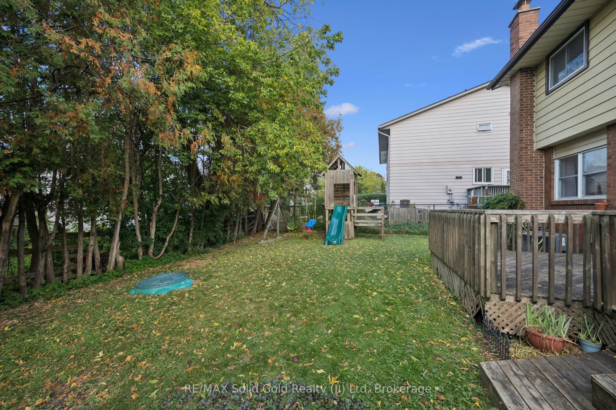 143 Hillbrook Crescent Property Photo 33