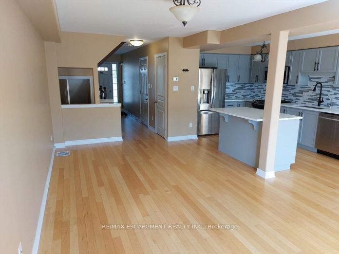 16 Magnificent Way Property Photo 4