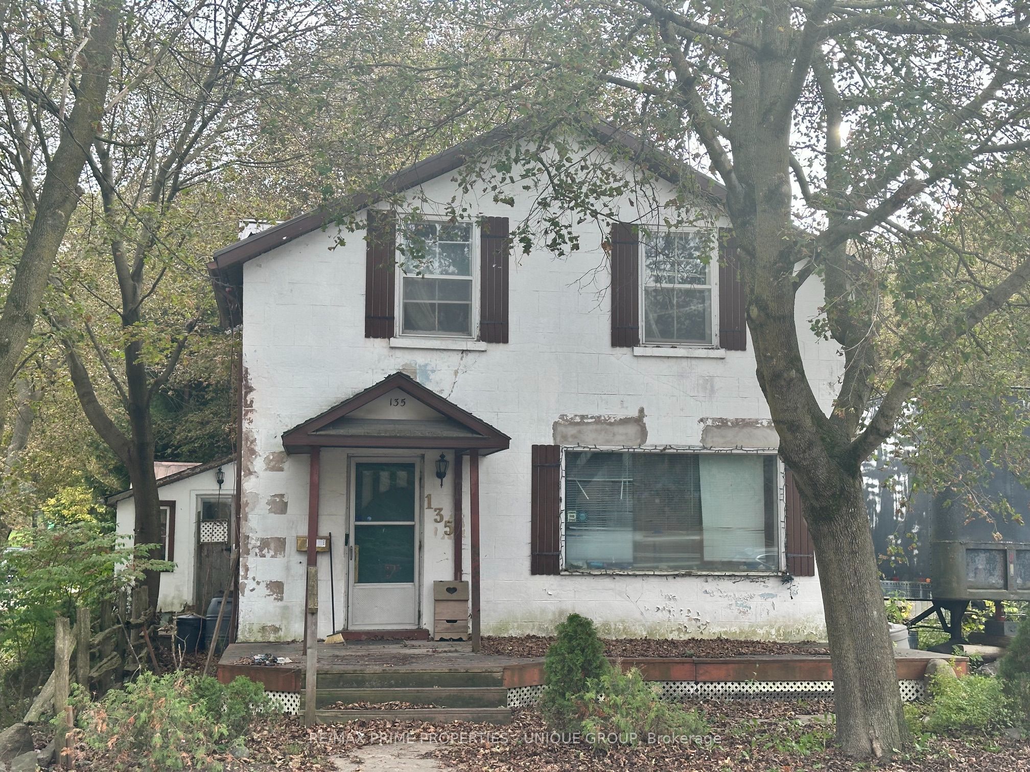 135 Elgin Street N Property Photo 1