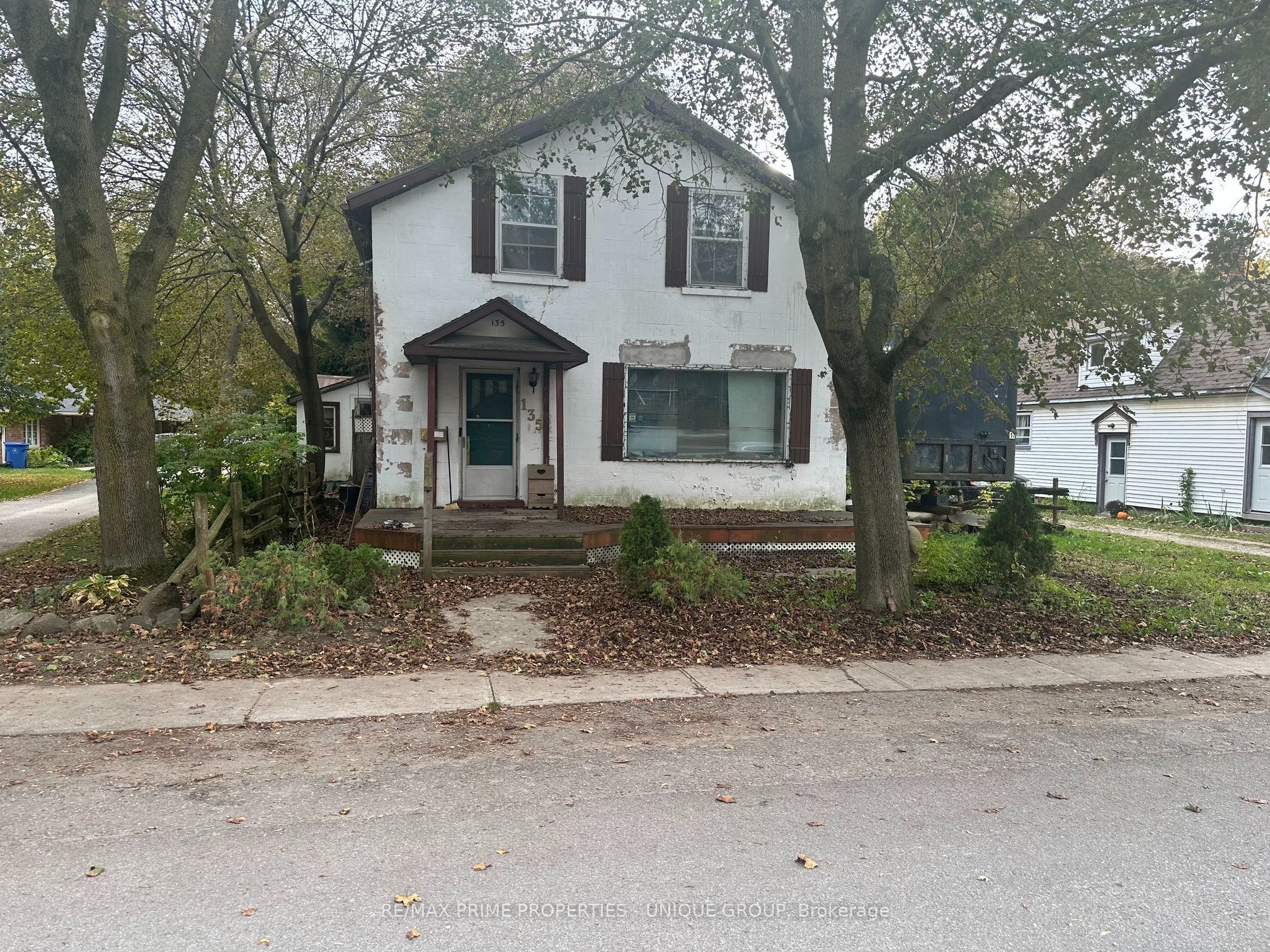 135 Elgin Street N Property Photo 2