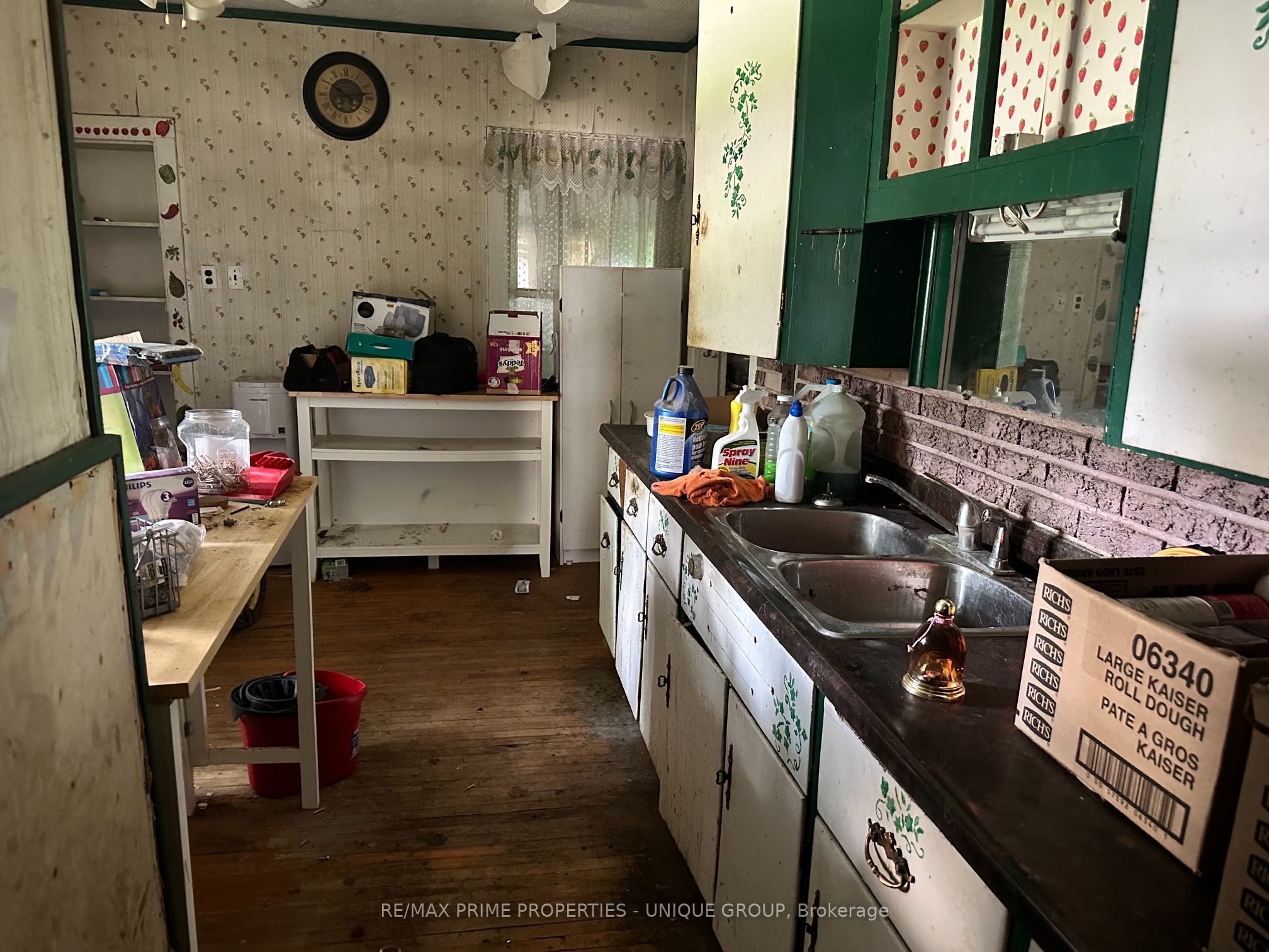 135 Elgin Street N Property Photo 9