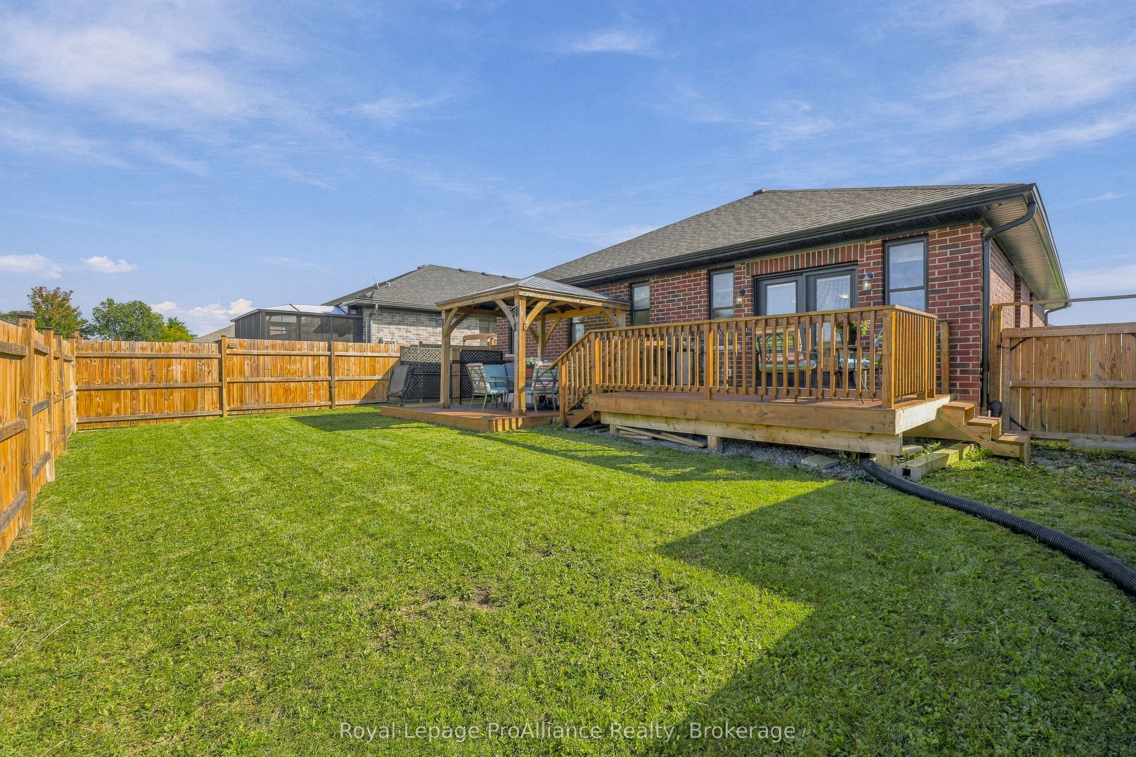 28 Aberdeen Street W Property Photo 8