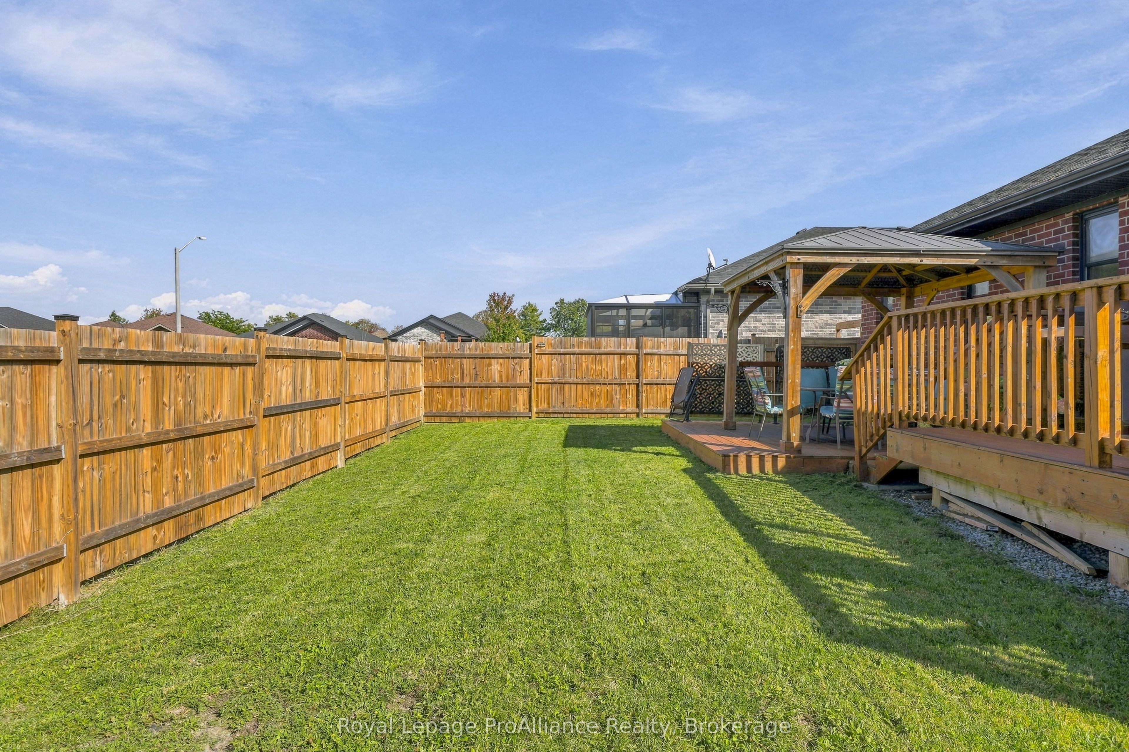 28 Aberdeen Street W Property Photo 9