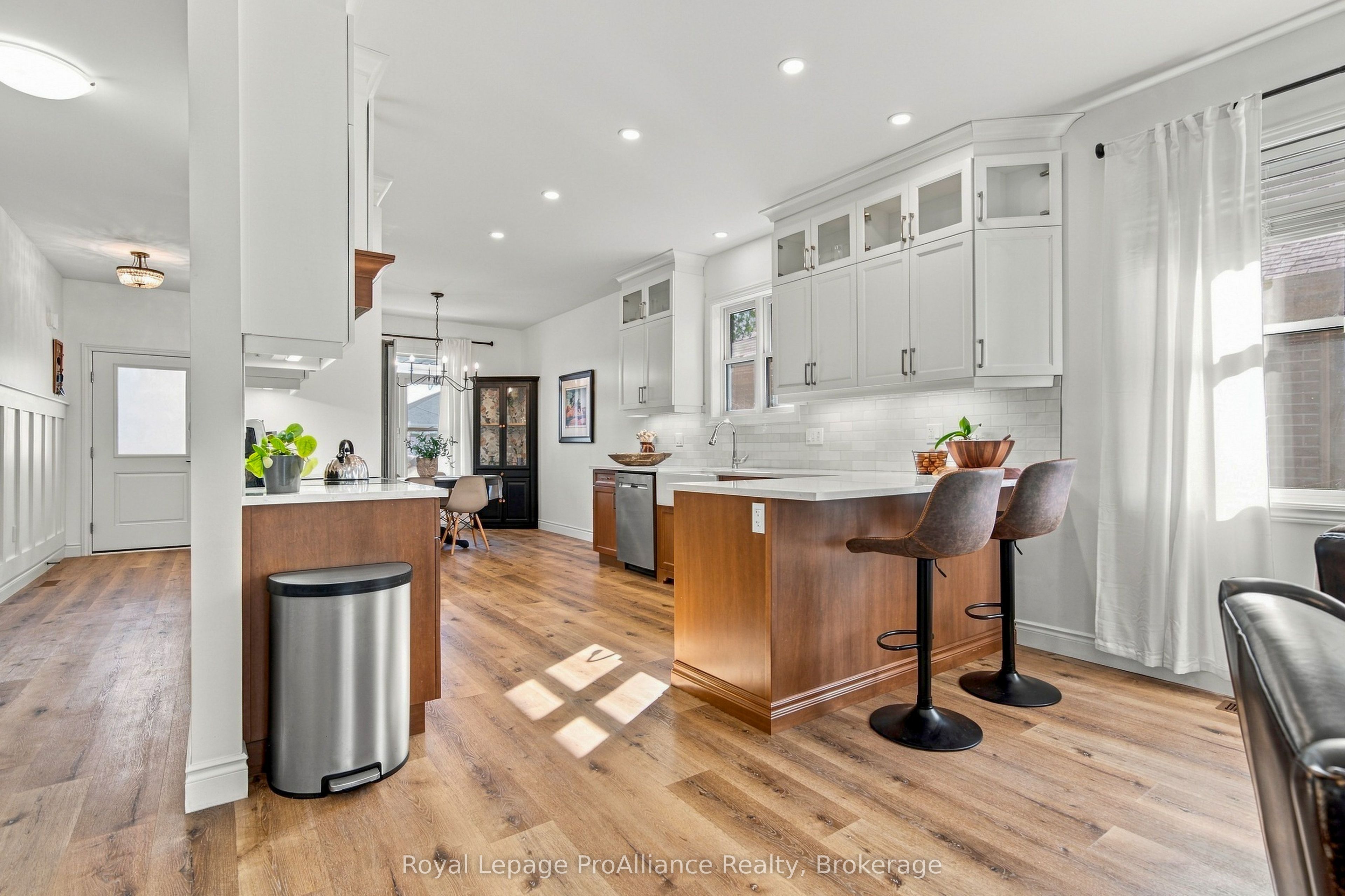 28 Aberdeen Street W Property Photo 22