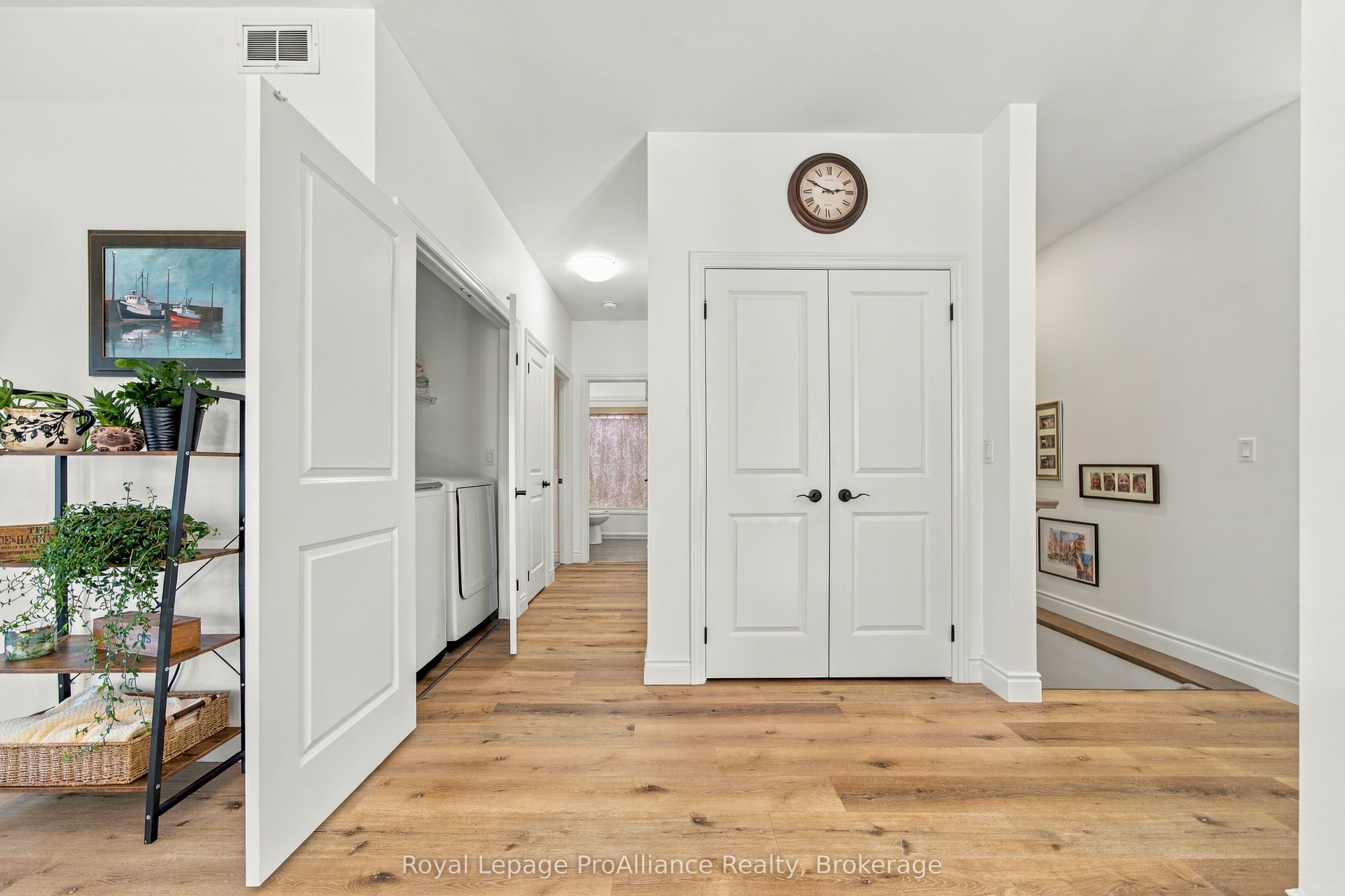 28 Aberdeen Street W Property Photo 27