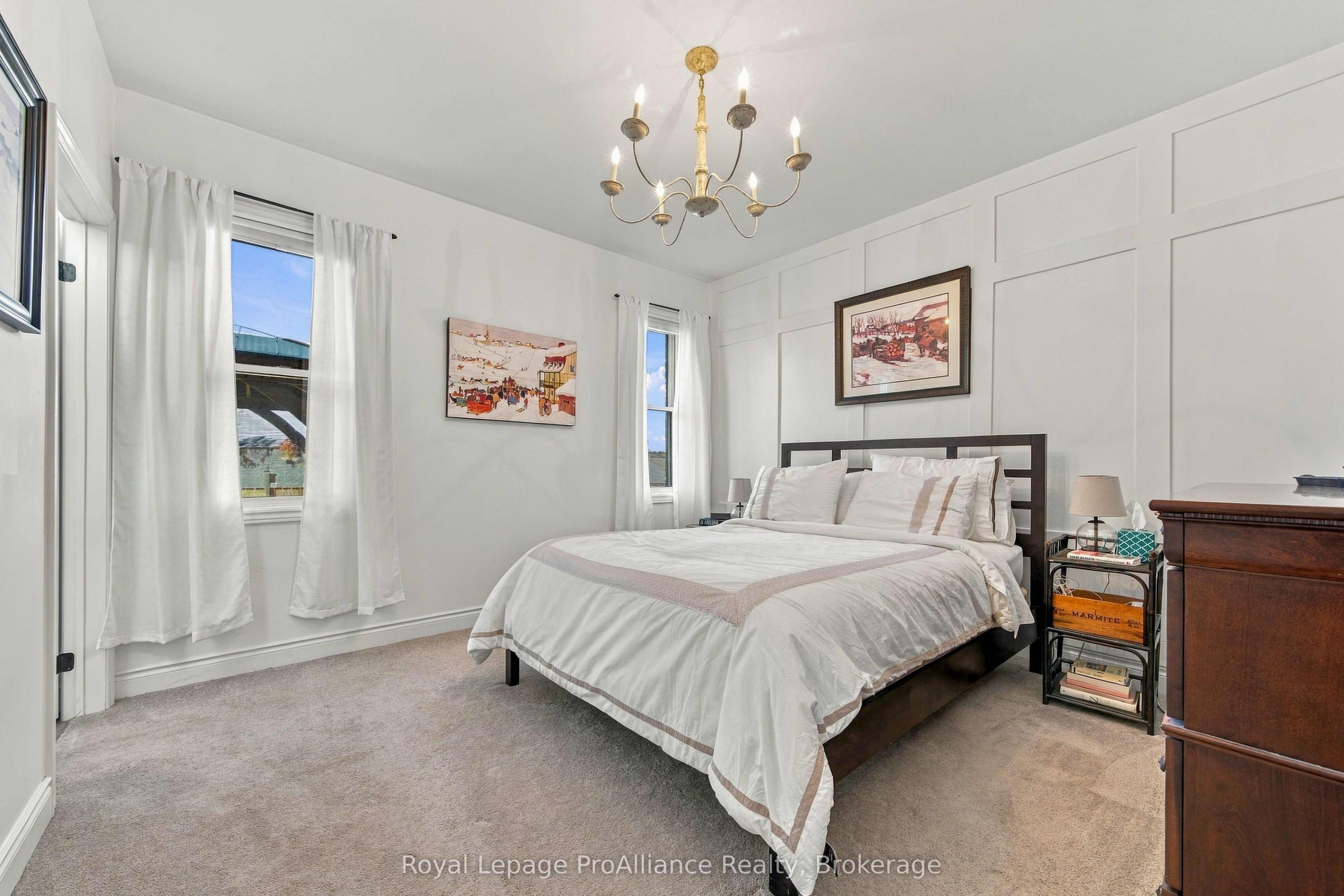 28 Aberdeen Street W Property Photo 28