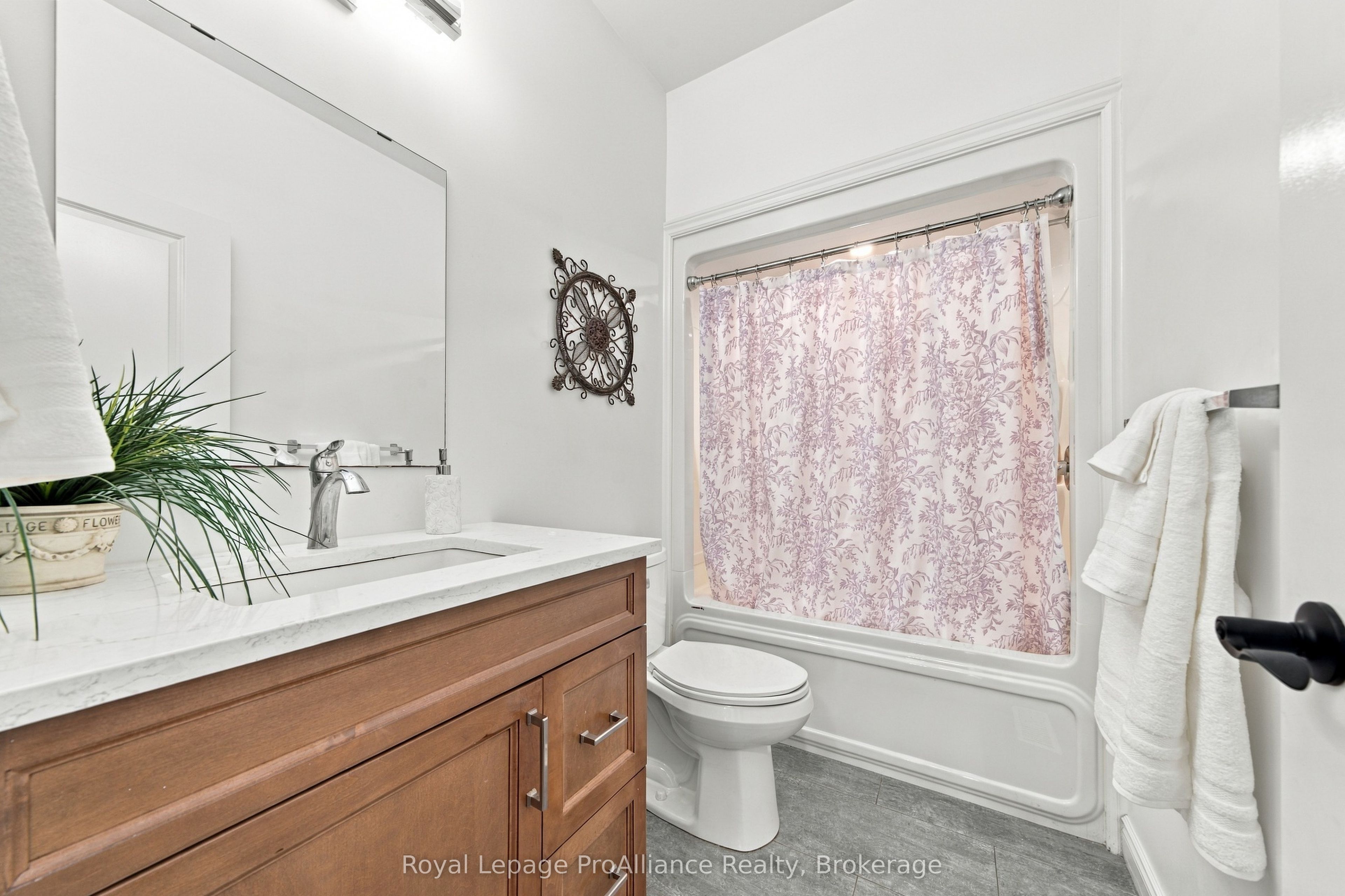28 Aberdeen Street W Property Photo 35