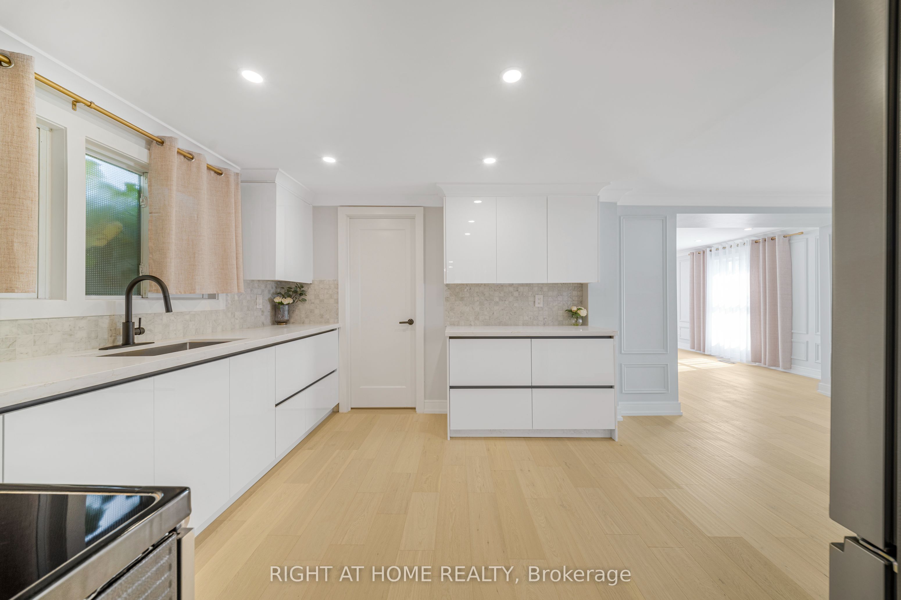 144 Waterloo Street Property Photo 13